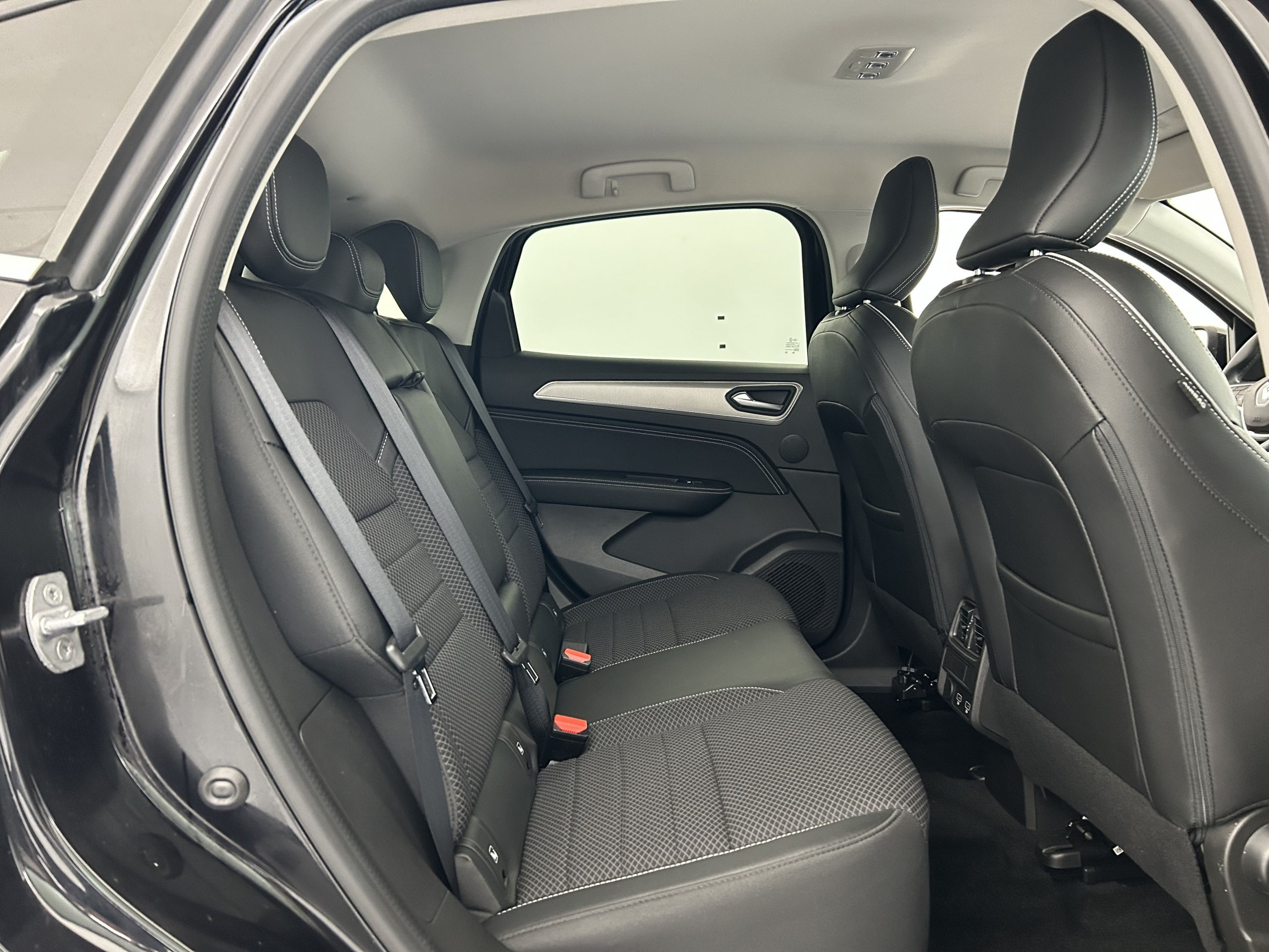 Vente en ligne Renault Arkana  E-Tech 145 - 23 au prix de 21 990 €