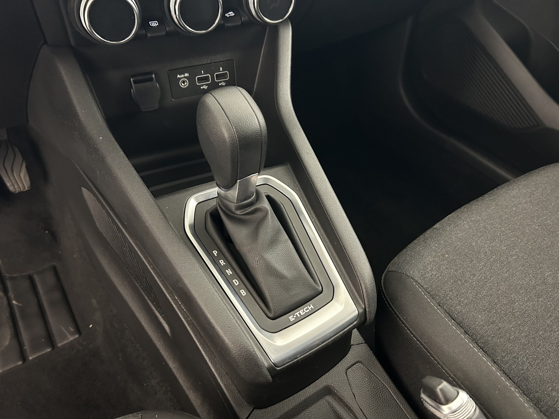 Vente en ligne Renault Clio 5 Clio E-Tech 140 - 21N au prix de 13 890 €