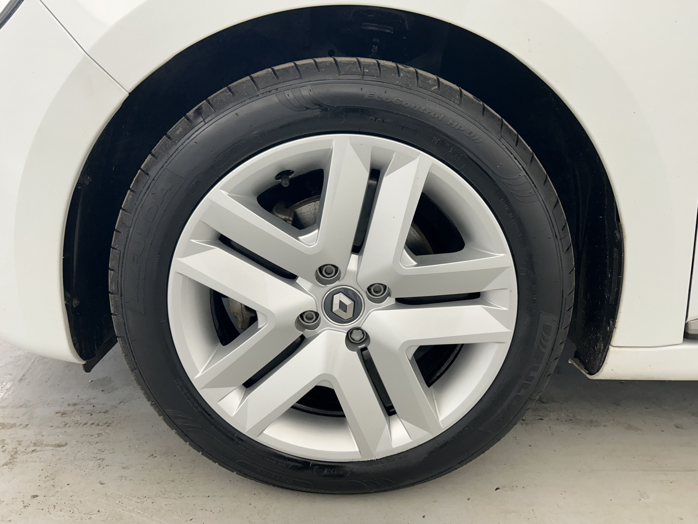 Vente en ligne Renault Clio 5 Clio E-Tech 140 - 21N au prix de 13 890 €