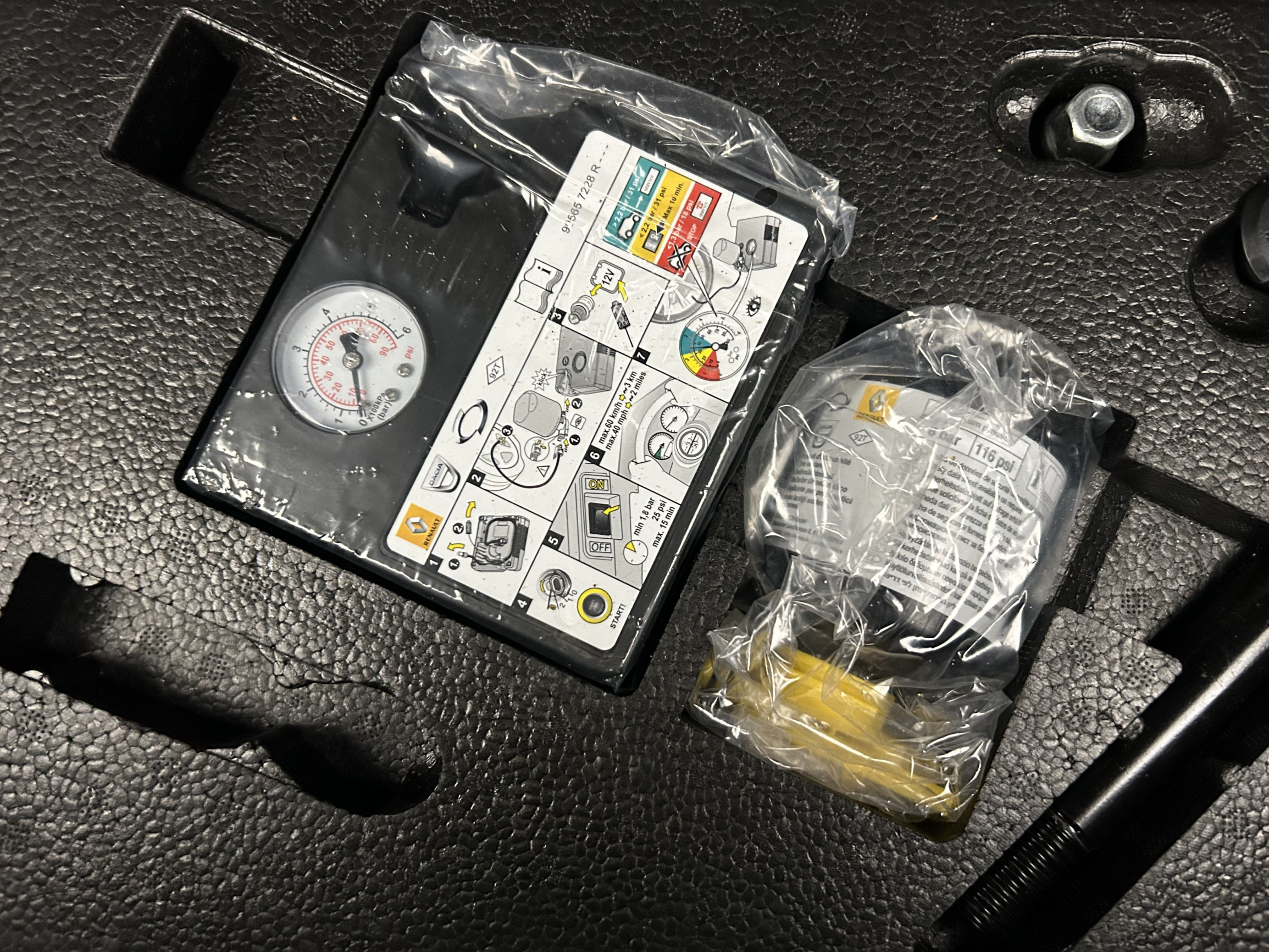 Vente en ligne Renault Clio 5 Clio E-Tech 140 - 21N au prix de 13 890 €