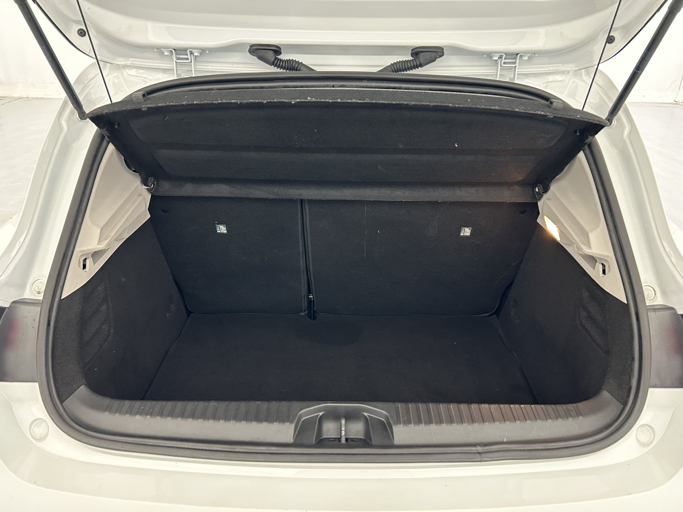 Vente en ligne Renault Clio 5 Clio E-Tech 140 - 21N au prix de 13 890 €