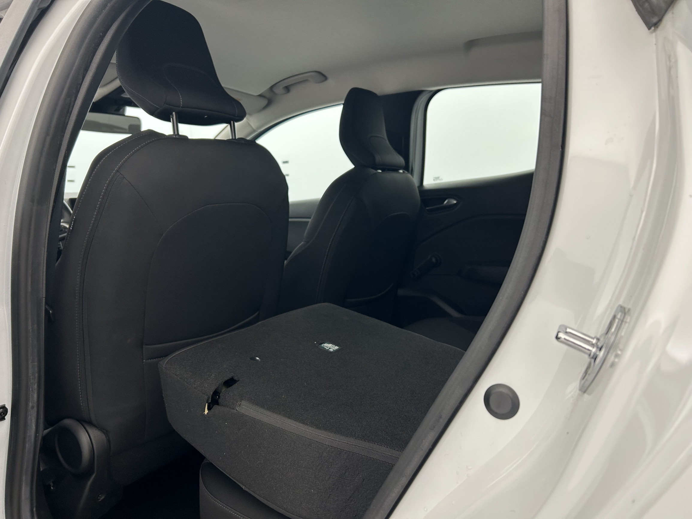 Vente en ligne Renault Clio 5 Clio E-Tech 140 - 21N au prix de 13 890 €