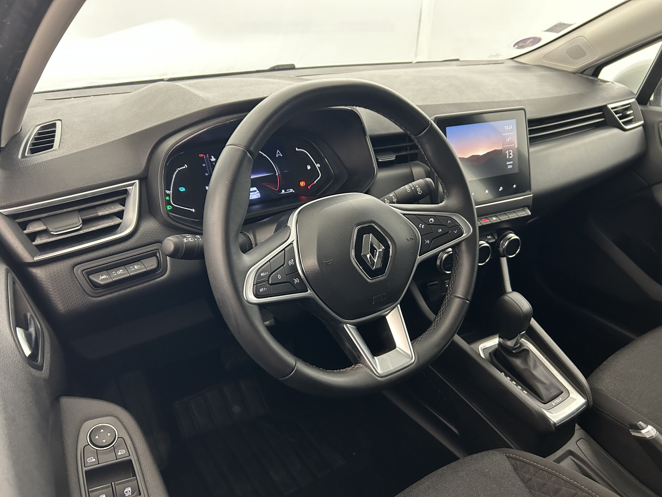 Vente en ligne Renault Clio 5 Clio E-Tech 140 - 21N au prix de 13 890 €