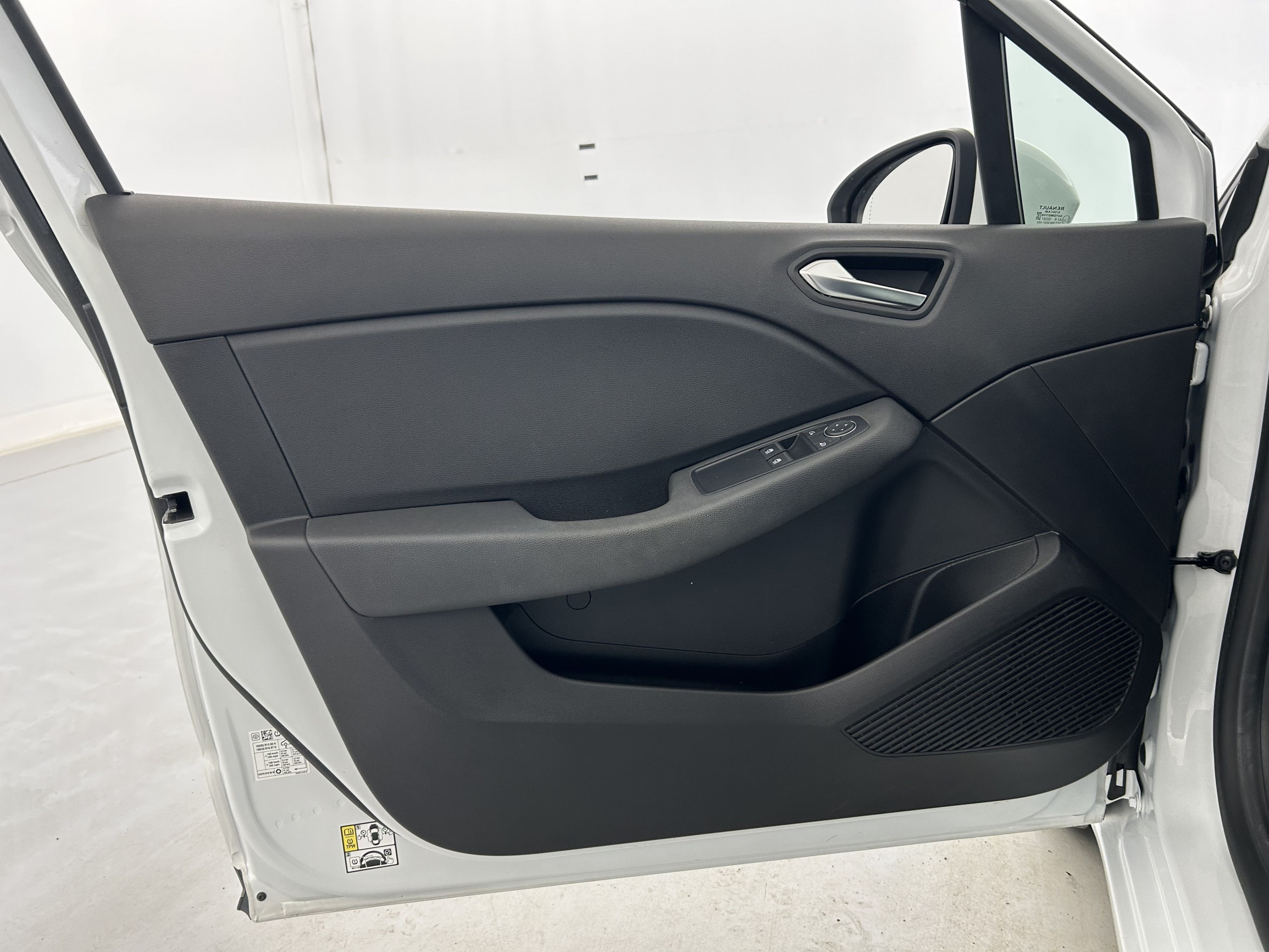 Vente en ligne Renault Clio 5 Clio E-Tech 140 - 21N au prix de 13 890 €