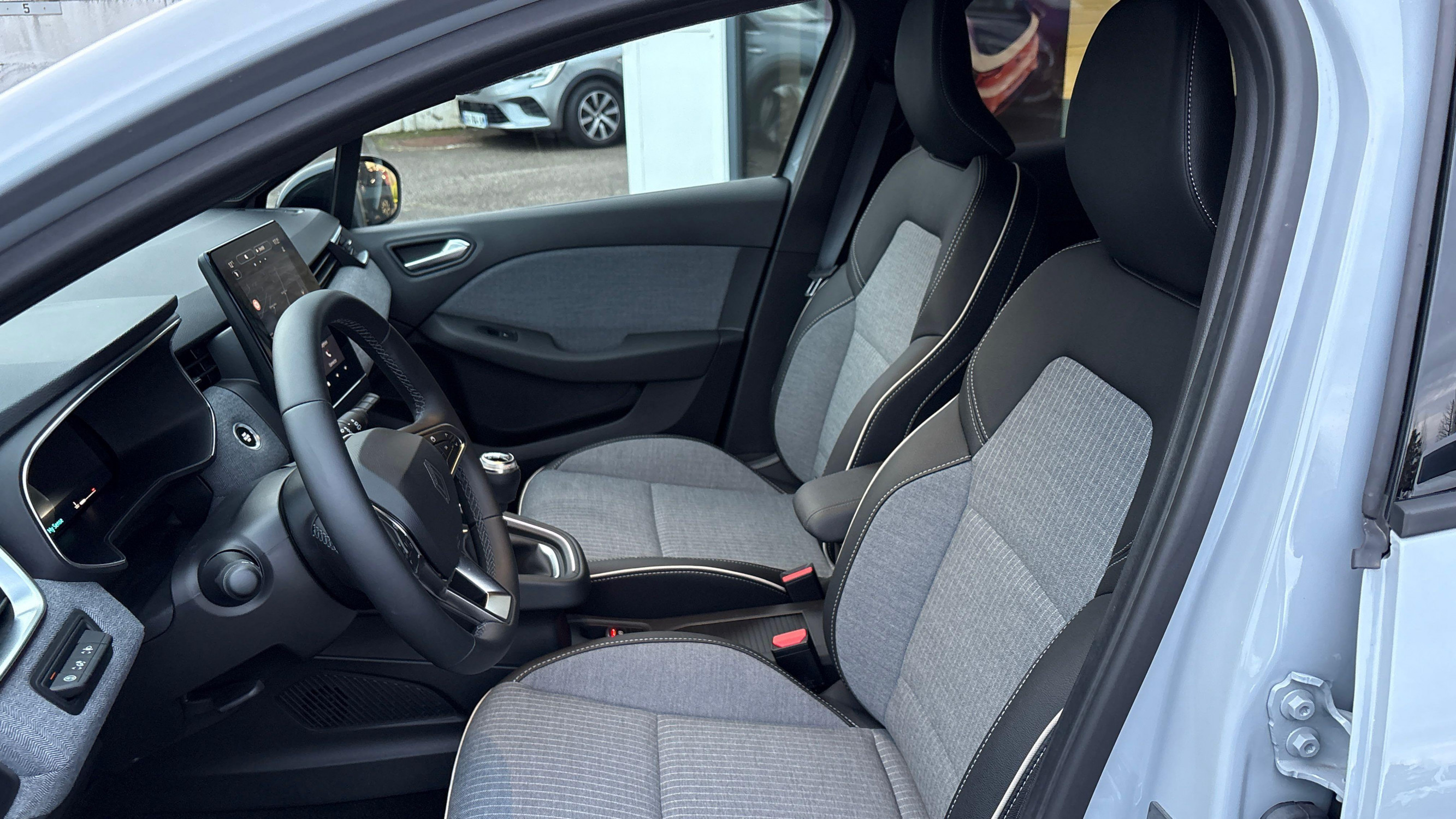 Vente en ligne Renault Clio 5 Clio TCe 90 au prix de 18 990 €