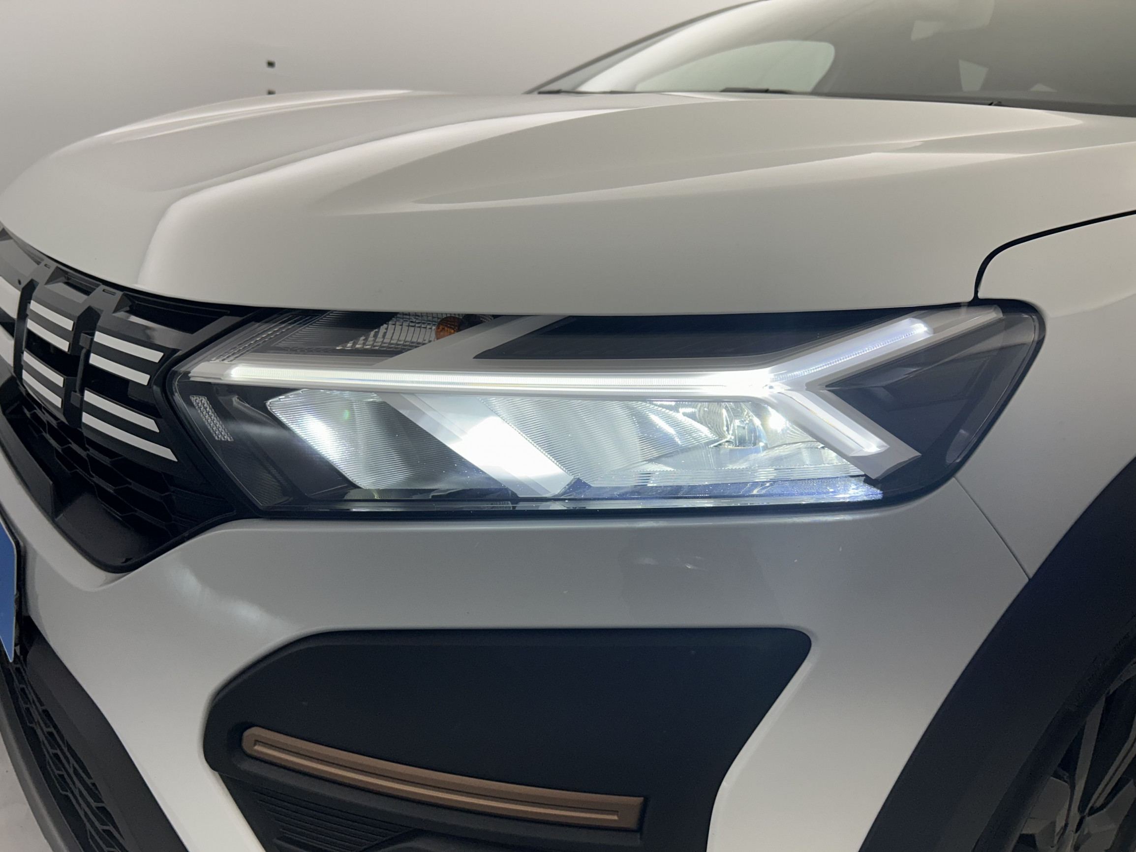 Vente en ligne Dacia Jogger  Hybrid 140 7 places au prix de 23 190 €