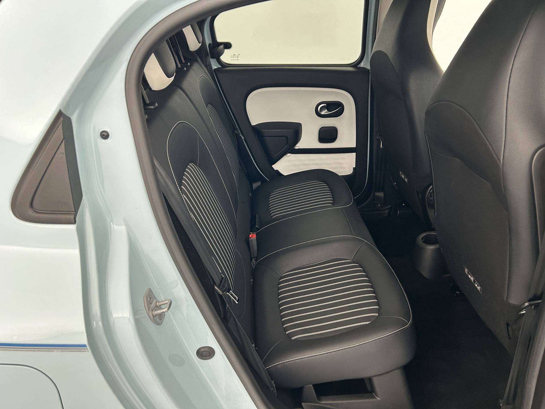 Vente en ligne Renault Twingo Electrique Twingo III E-Tech au prix de 12 190 €