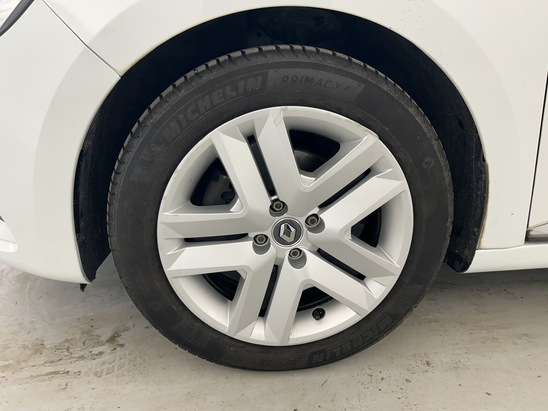 Vente en ligne Renault Clio 5 Clio Blue dCi 85 au prix de 11 970 €