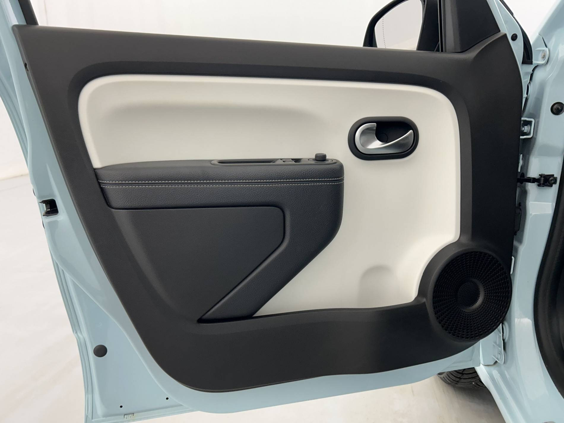 Vente en ligne Renault Twingo Electrique Twingo III E-Tech au prix de 12 190 €