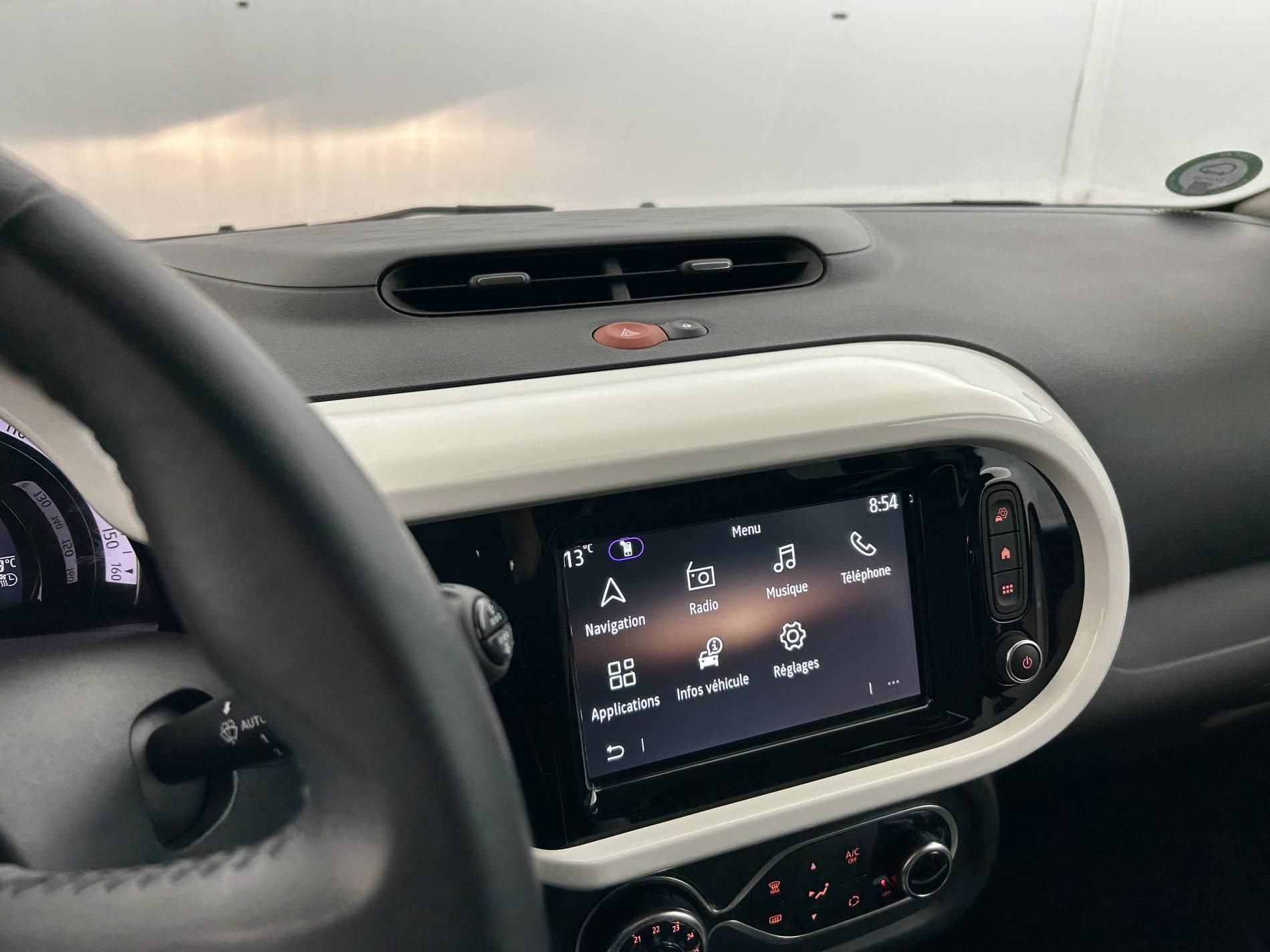 Vente en ligne Renault Twingo Electrique Twingo III E-Tech au prix de 12 190 €