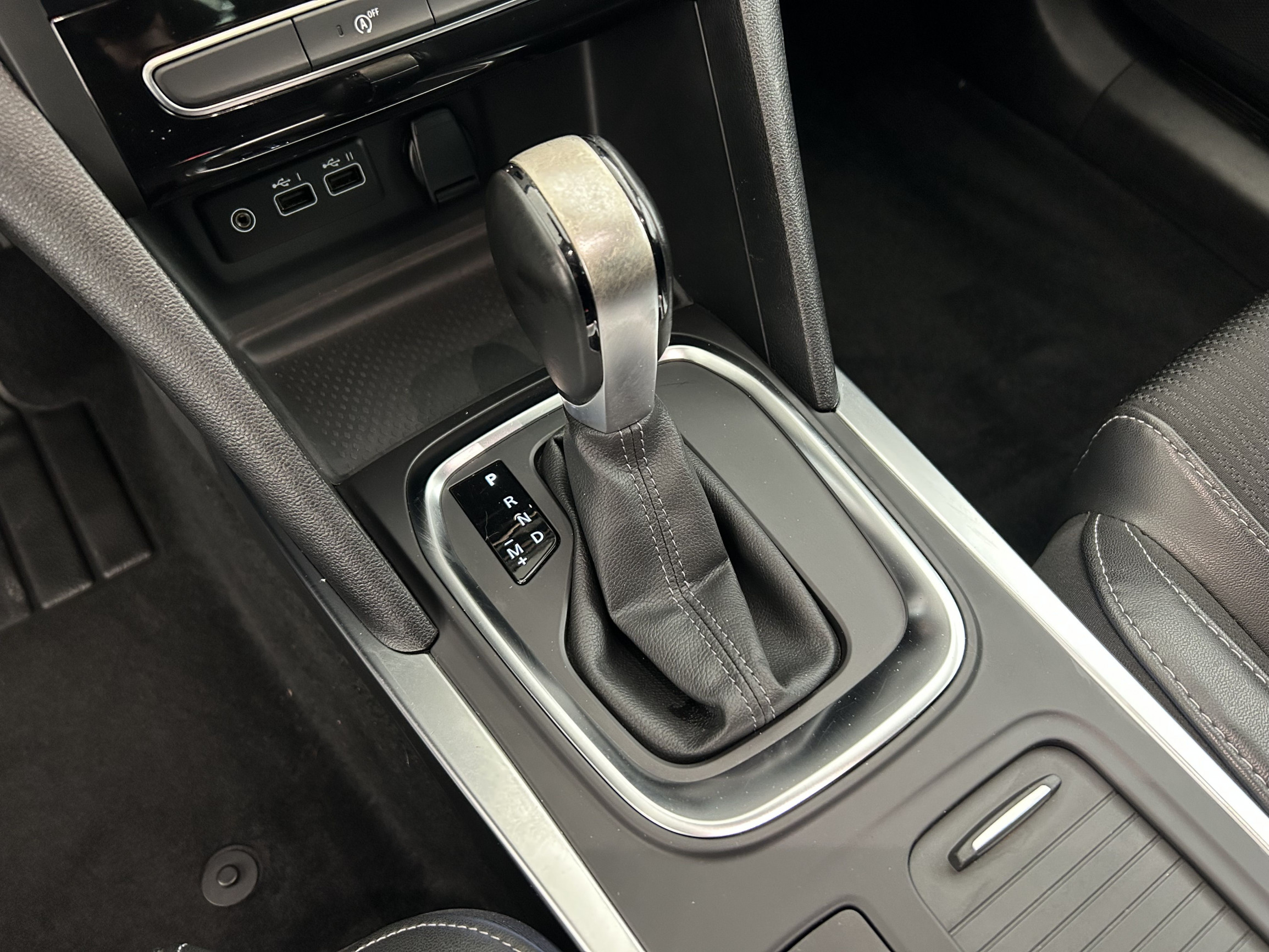 Vente en ligne Renault Megane 4 Estate  Blue dCi 115 EDC au prix de 22 290 €