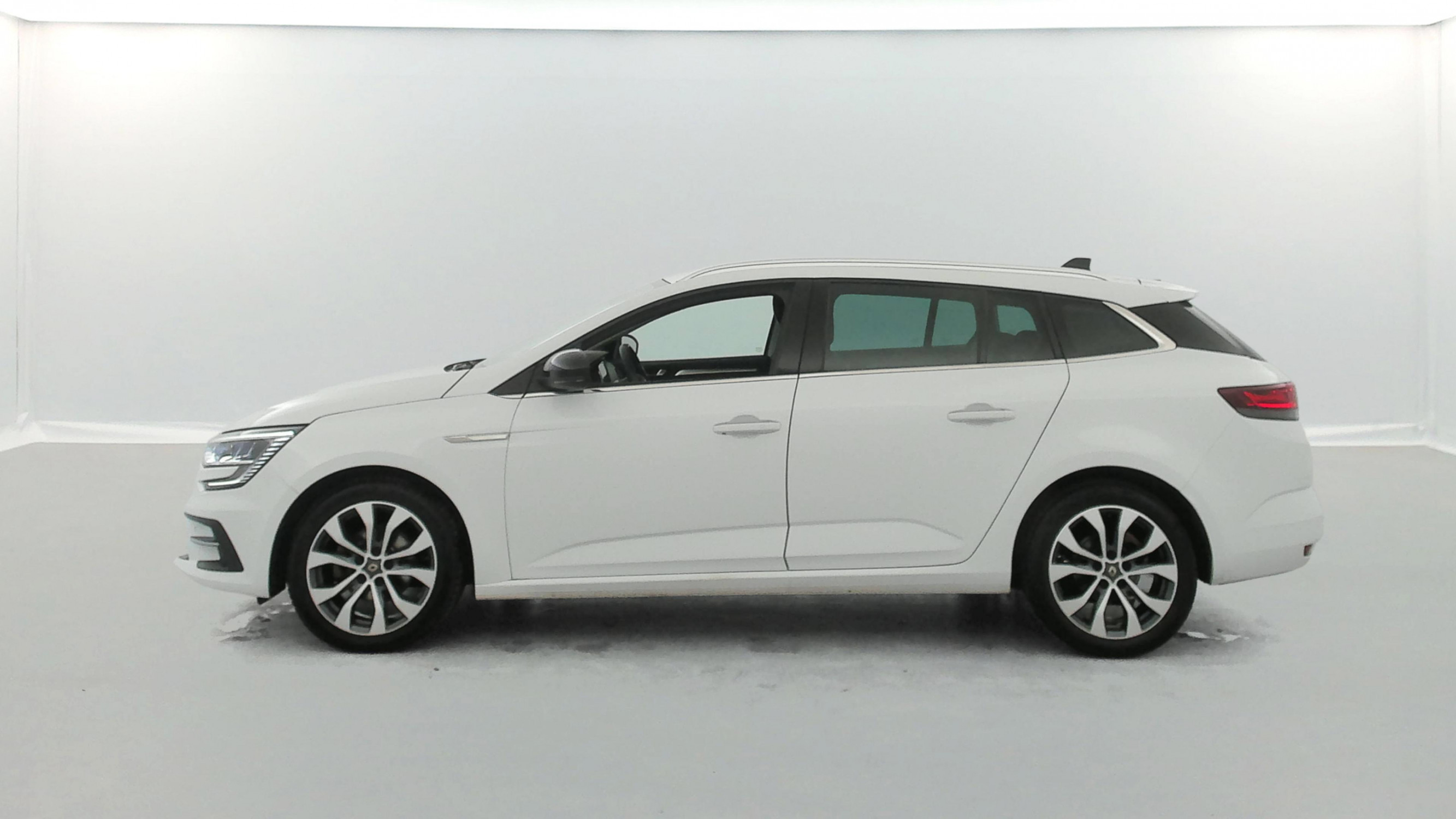 Vente en ligne Renault Megane 4 Estate  Blue dCi 115 EDC au prix de 22 290 €