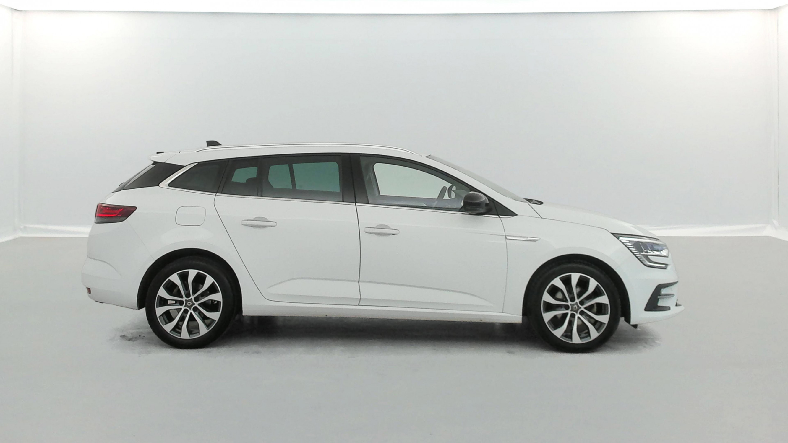 Vente en ligne Renault Megane 4 Estate  Blue dCi 115 EDC au prix de 22 290 €
