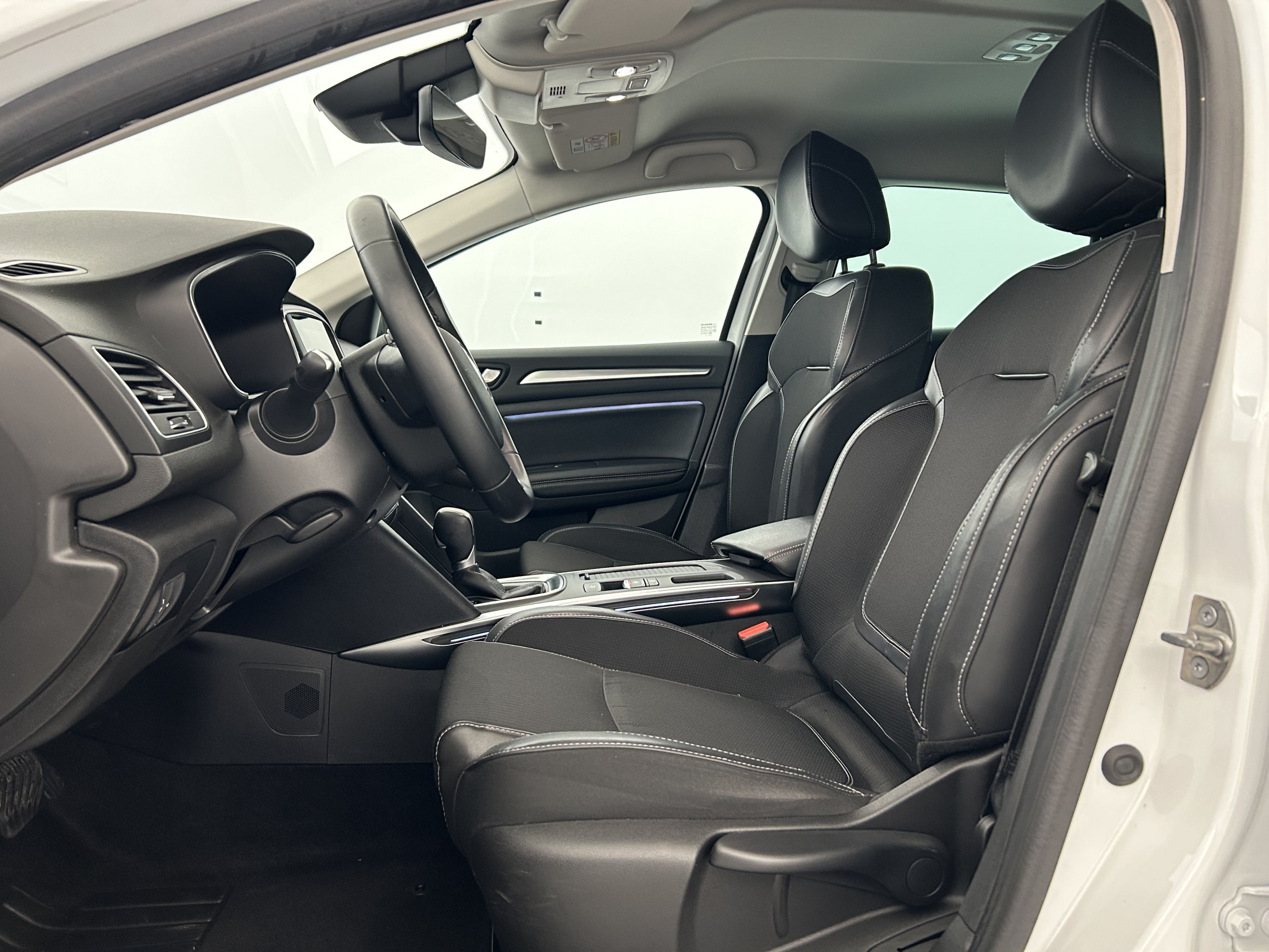 Vente en ligne Renault Megane 4 Estate  Blue dCi 115 EDC au prix de 22 290 €