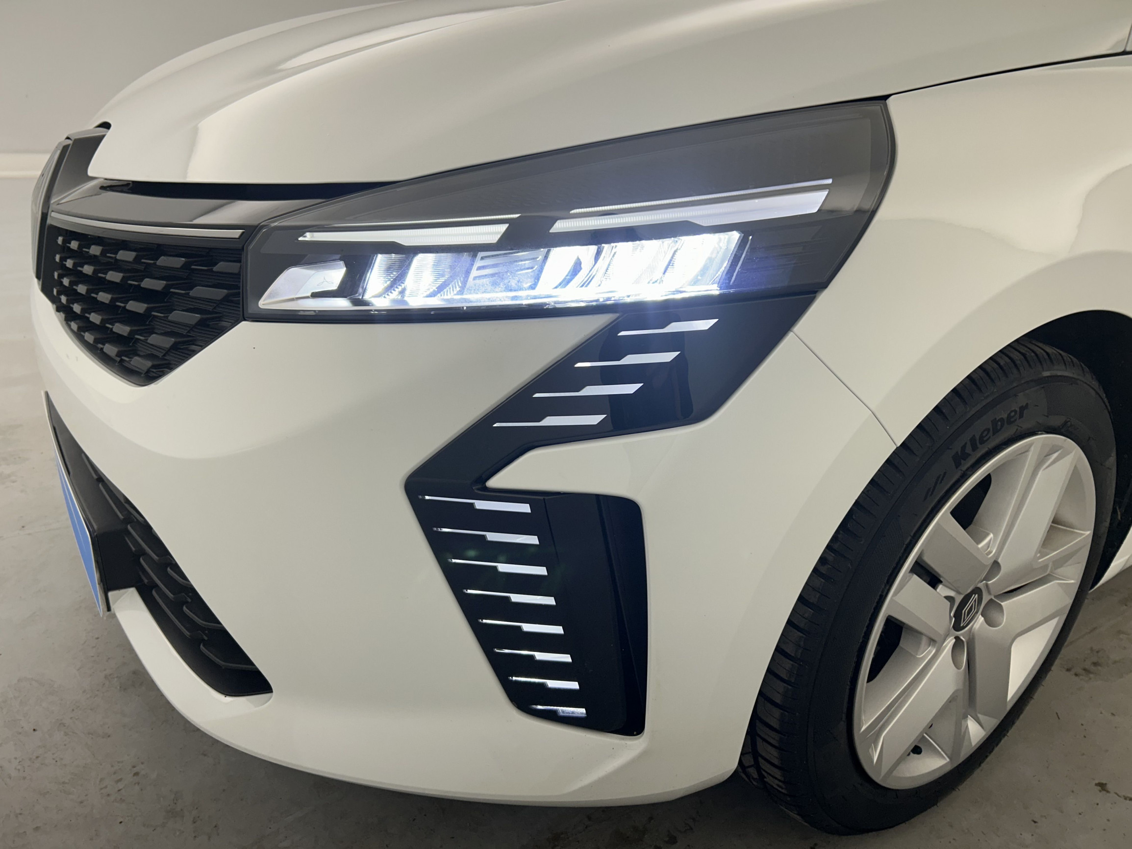 Vente en ligne Renault Clio 5 Clio E-Tech full hybrid 145 ch GSR2 au prix de 20 790 €