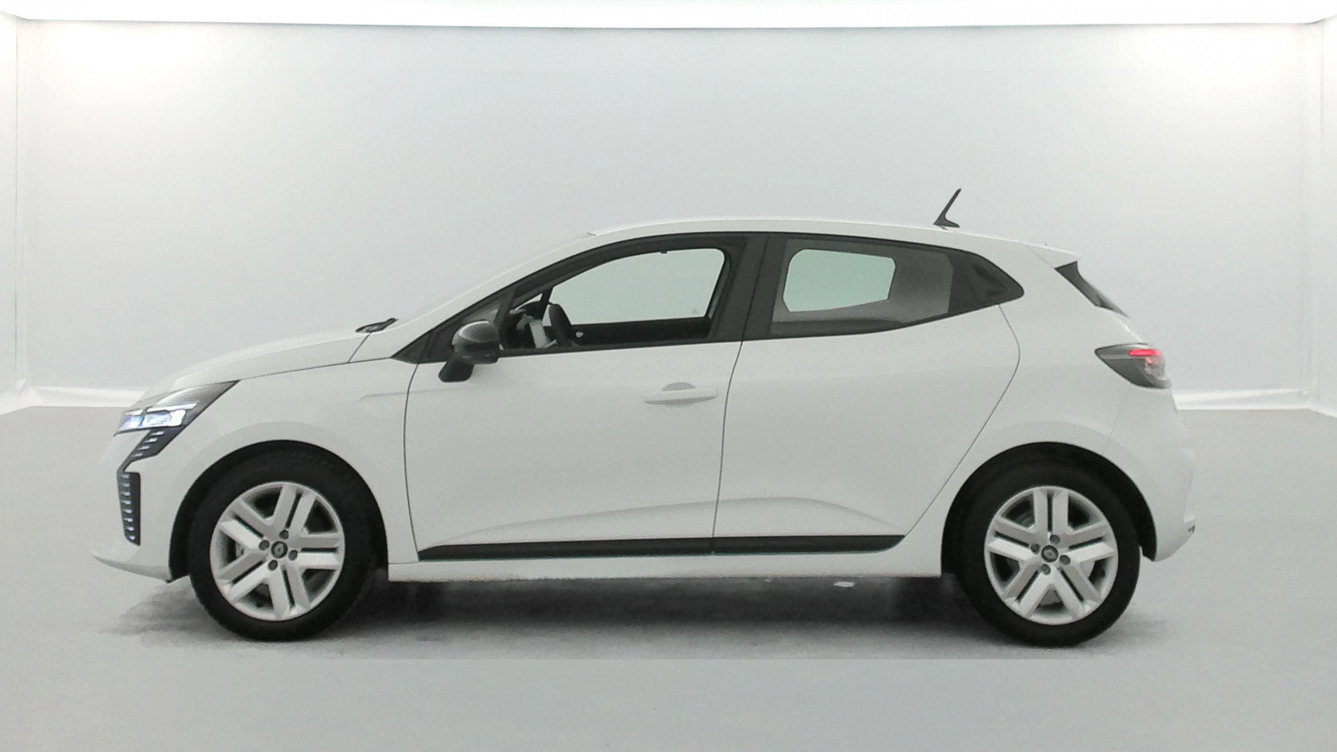 Vente en ligne Renault Clio 5 Clio E-Tech full hybrid 145 ch GSR2 au prix de 20 790 €