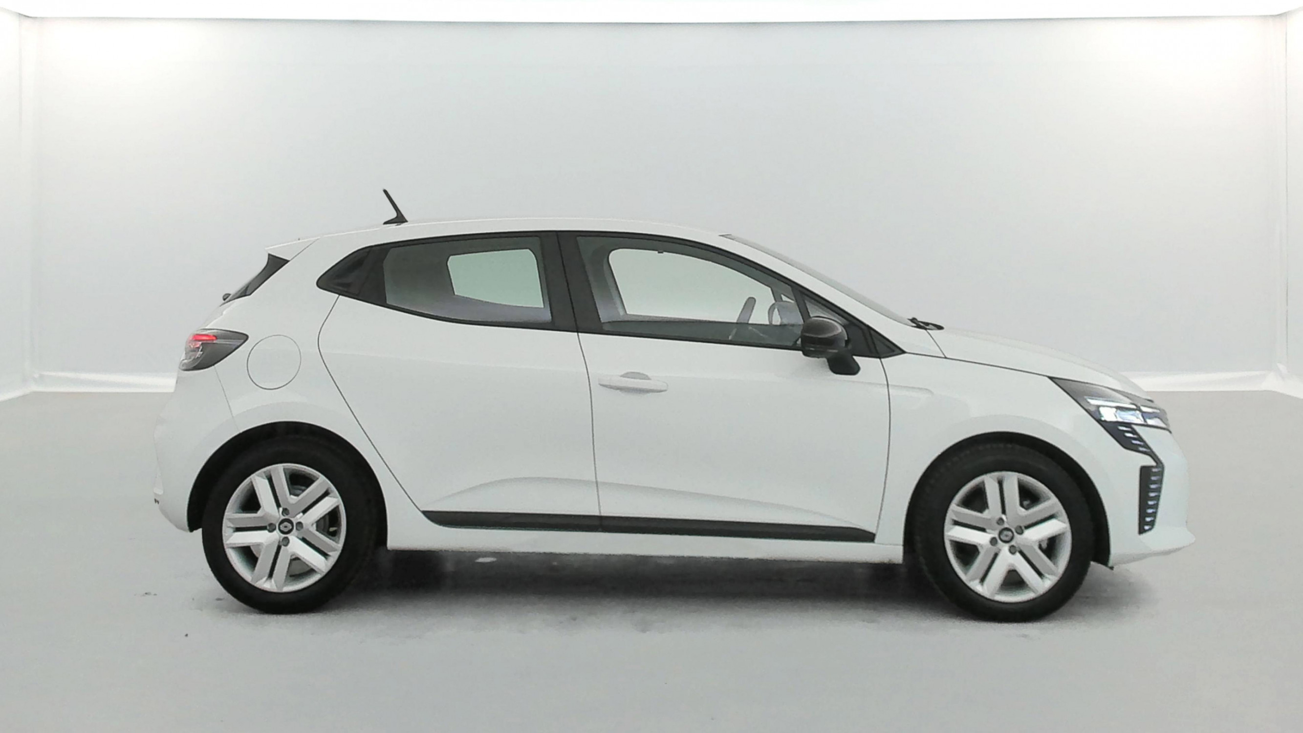 Vente en ligne Renault Clio 5 Clio E-Tech full hybrid 145 ch GSR2 au prix de 20 790 €