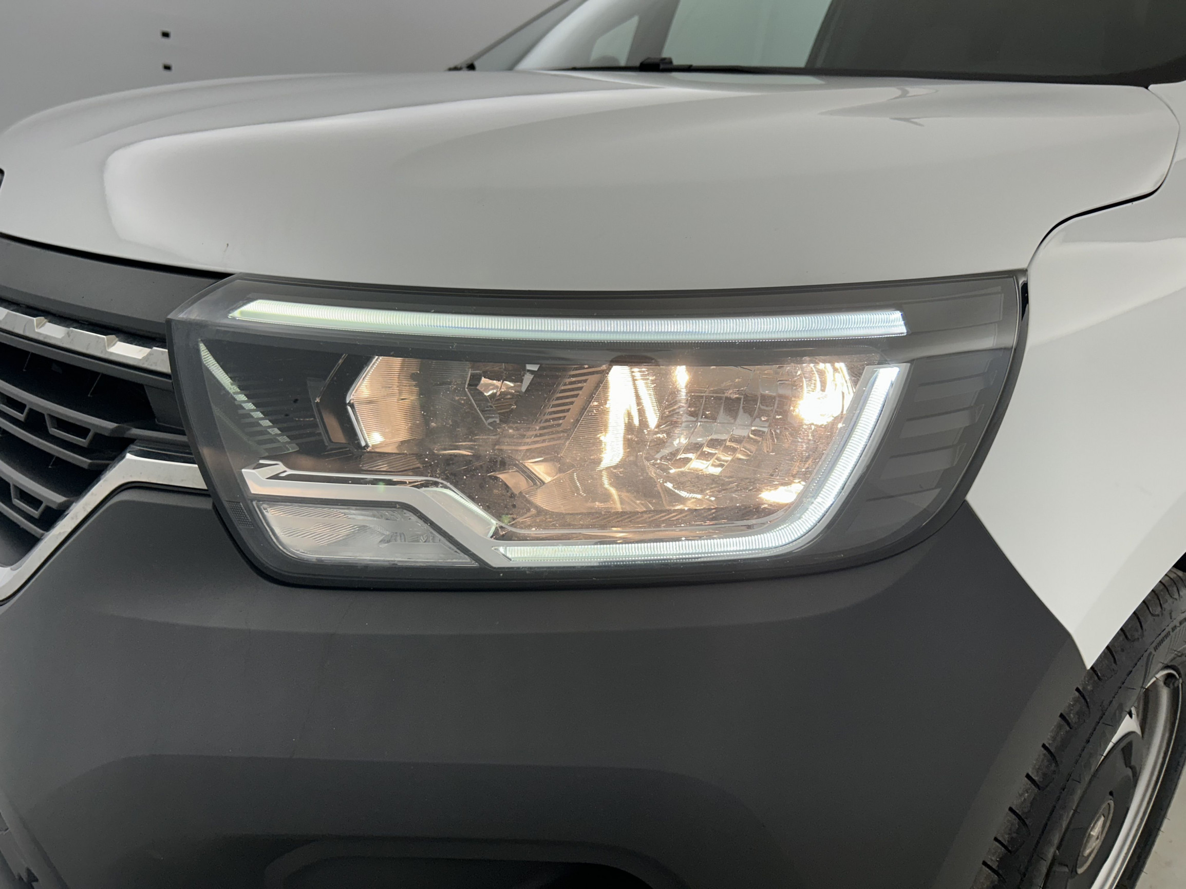 Vente en ligne Renault Kangoo Van  BLUE DCI 95 au prix de 16 790 €