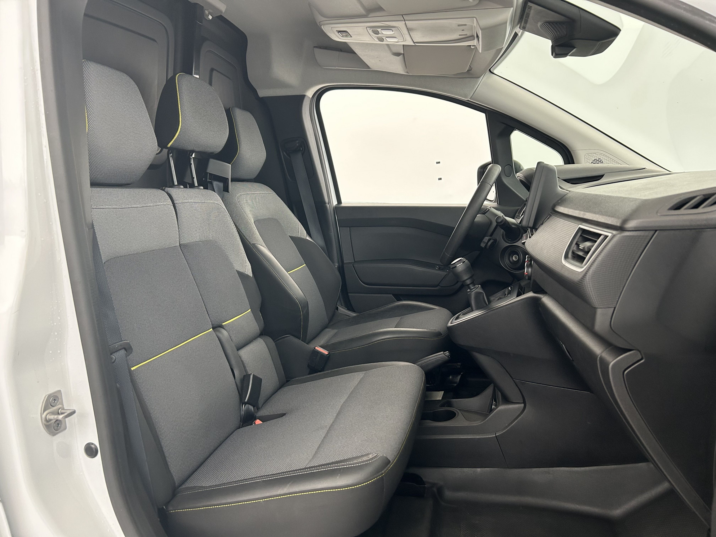 Vente en ligne Renault Kangoo Van  BLUE DCI 95 au prix de 16 790 €