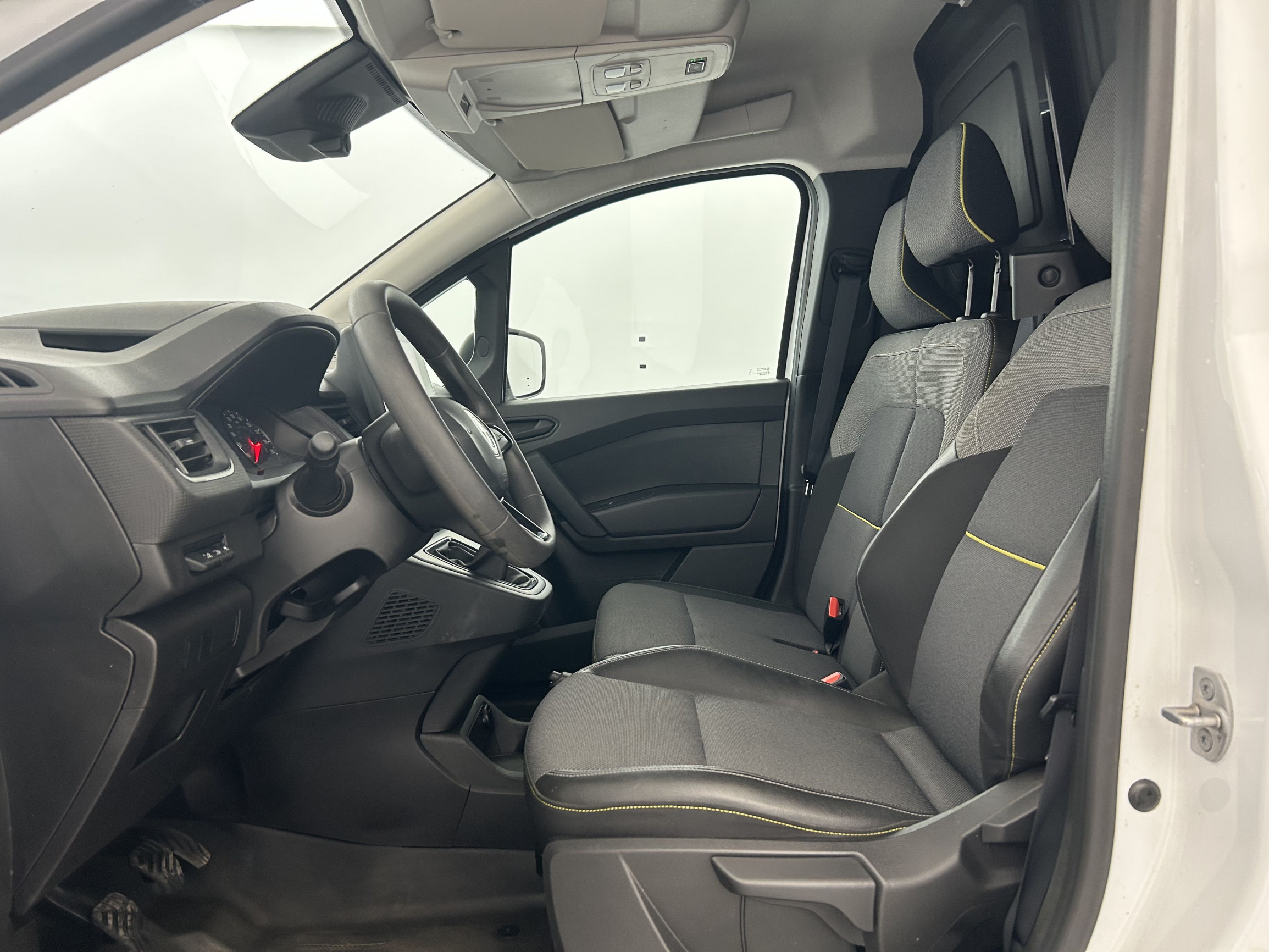 Vente en ligne Renault Kangoo Van  BLUE DCI 95 au prix de 16 790 €