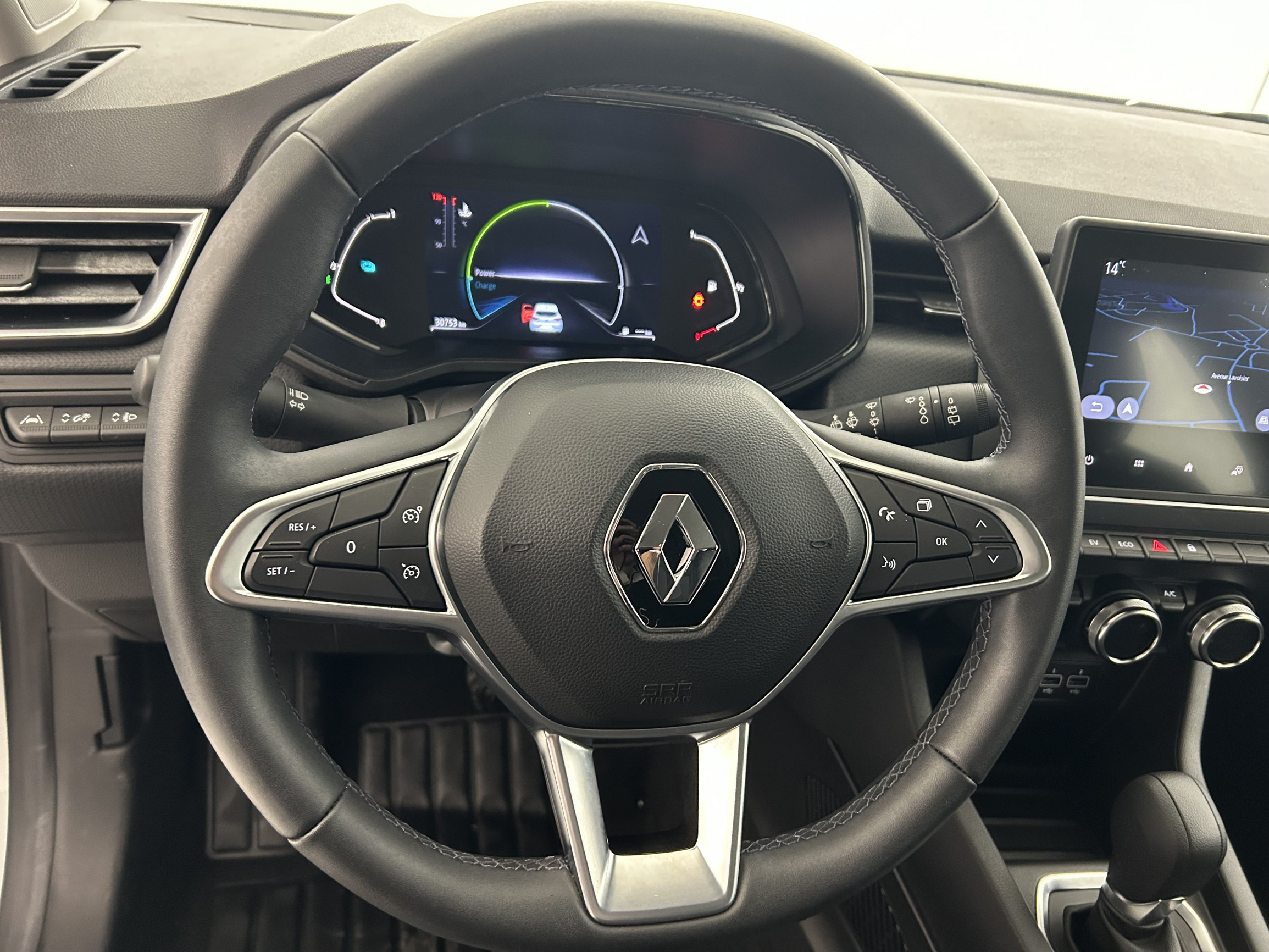 Vente en ligne Renault Clio 5 Clio E-Tech 140 - 21N au prix de 15 990 €