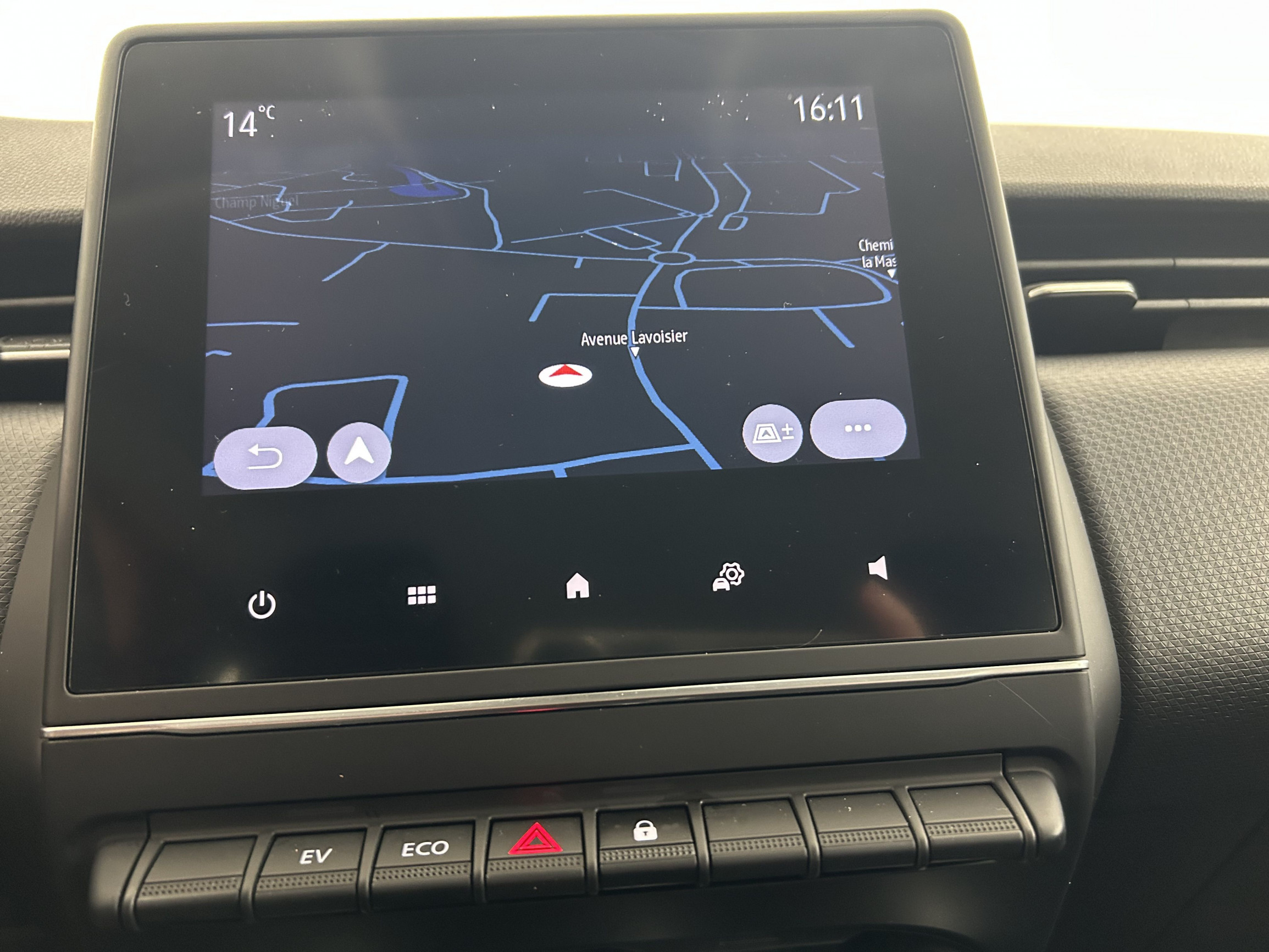 Vente en ligne Renault Clio 5 Clio E-Tech 140 - 21N au prix de 15 990 €