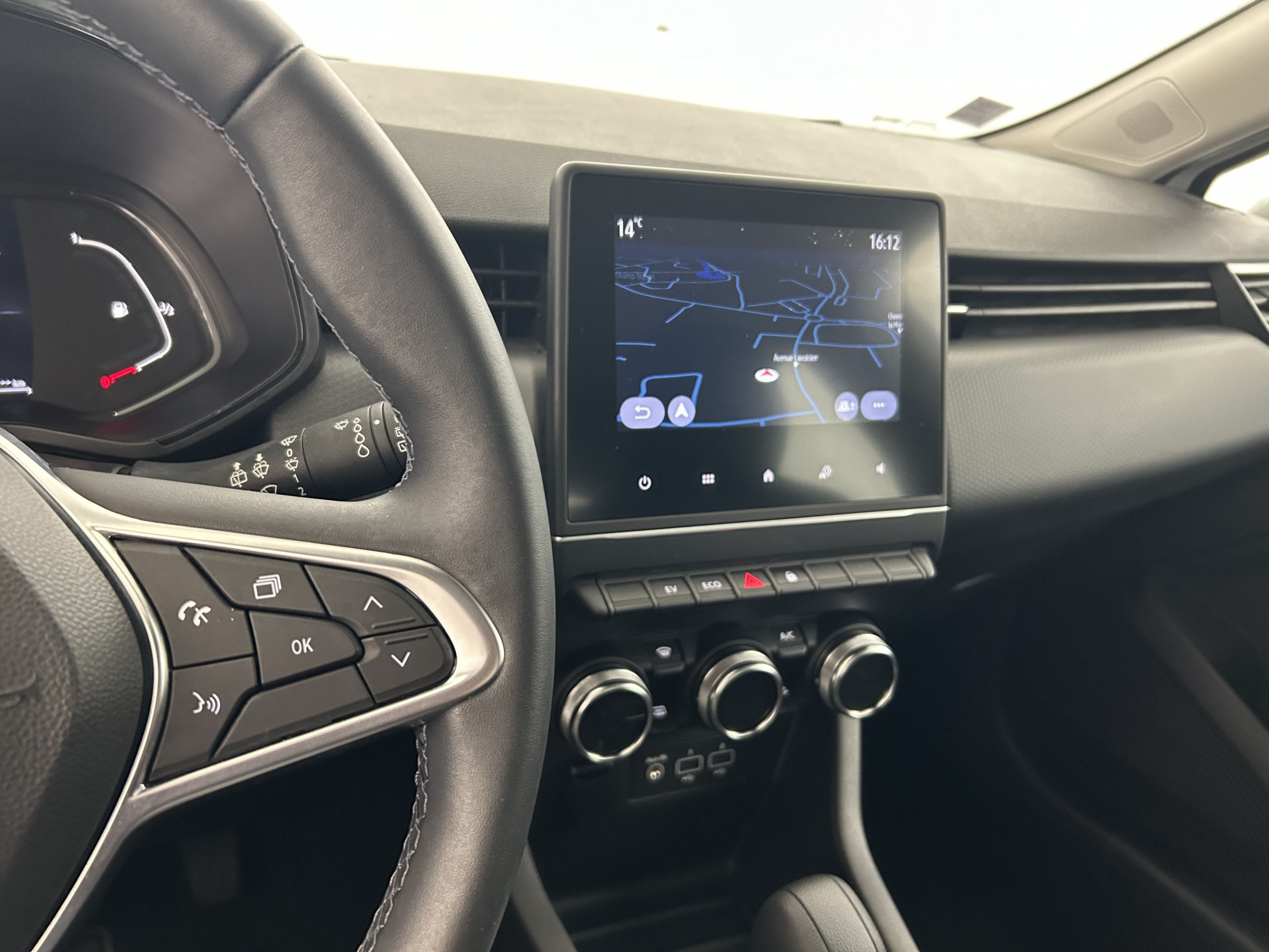 Vente en ligne Renault Clio 5 Clio E-Tech 140 - 21N au prix de 15 990 €