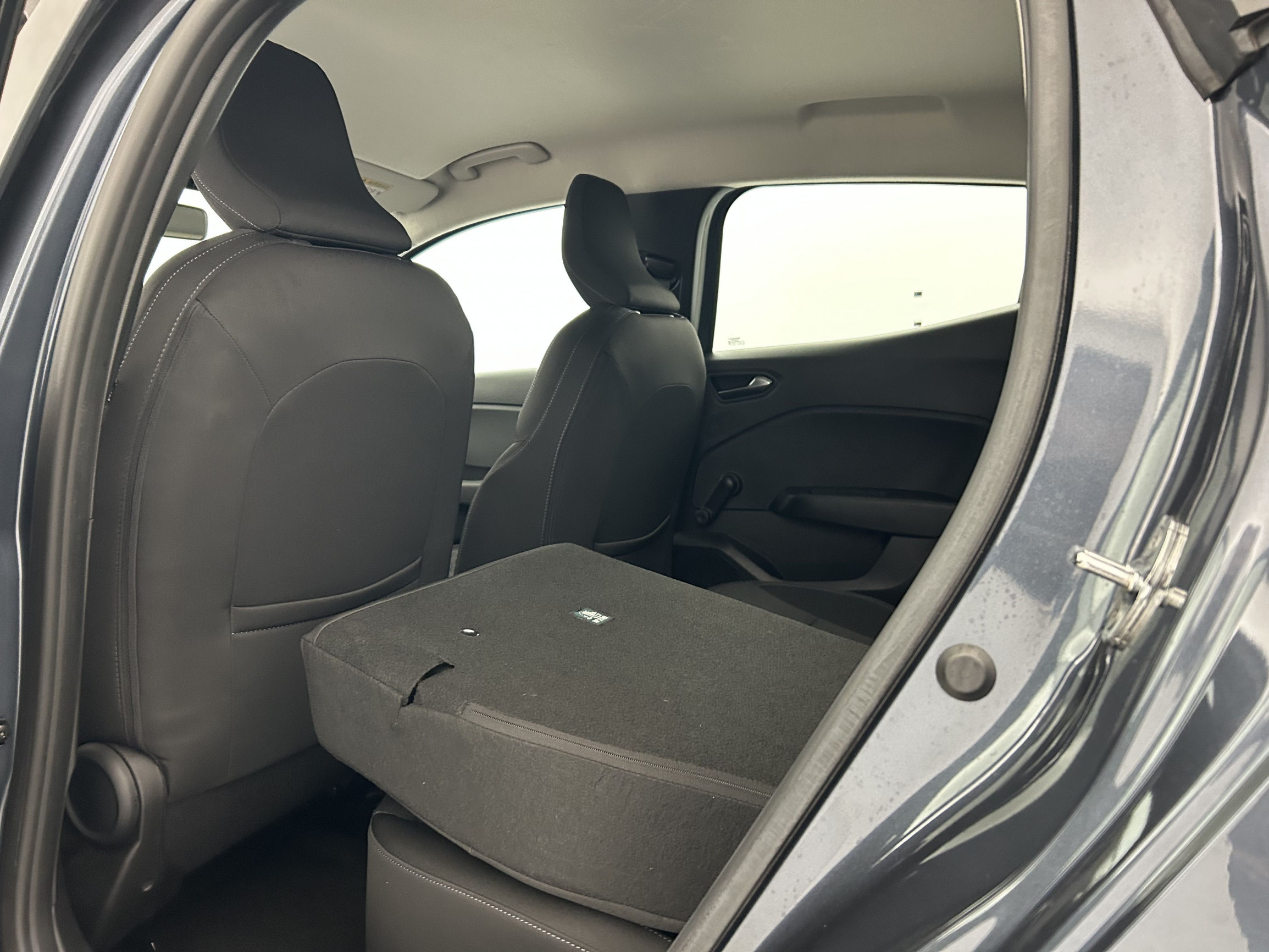 Vente en ligne Renault Clio 5 Clio E-Tech 140 - 21 au prix de 16 390 €