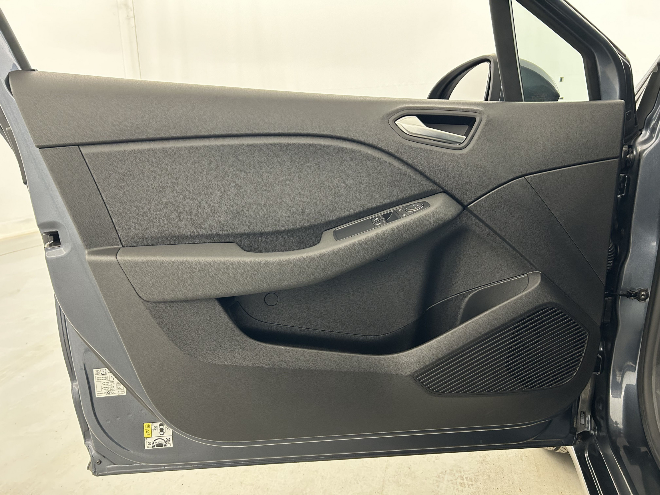 Vente en ligne Renault Clio 5 Clio E-Tech 140 - 21 au prix de 16 390 €