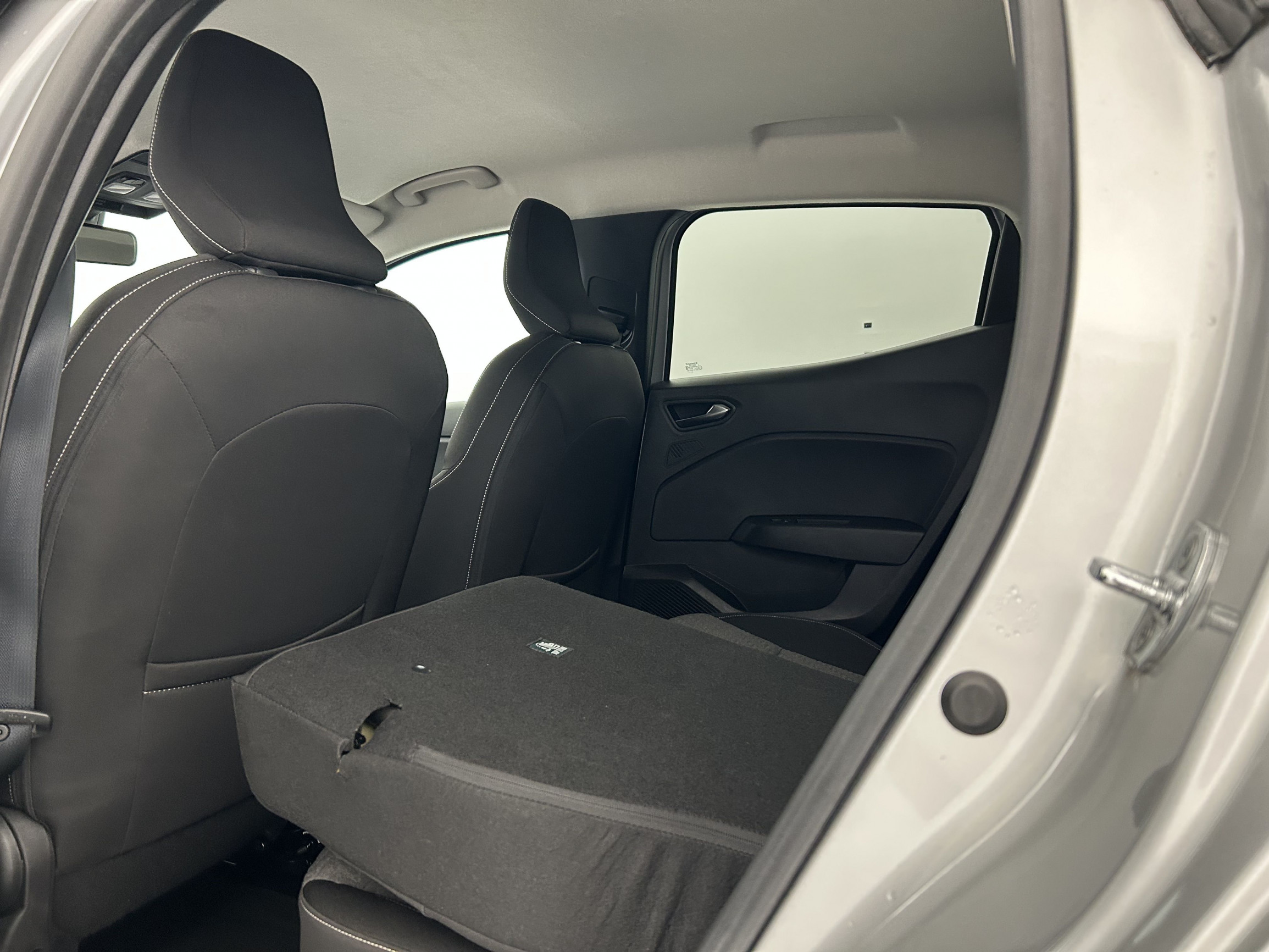 Vente en ligne Renault Clio 5 Clio E-Tech hybride 145 au prix de 14 890 €