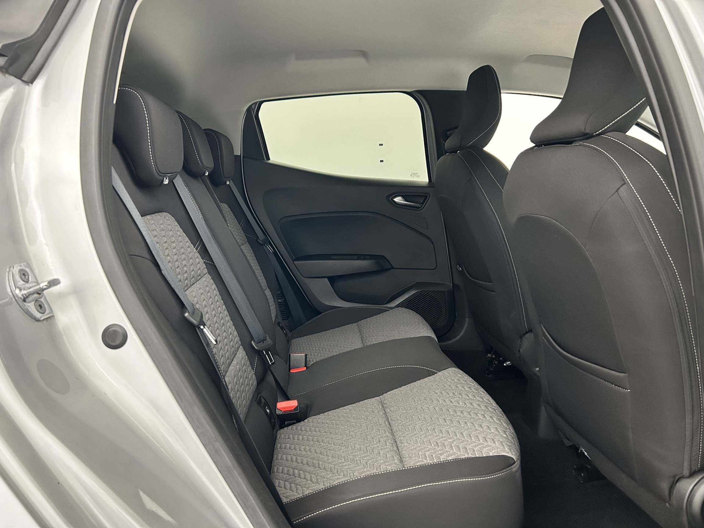 Vente en ligne Renault Clio 5 Clio E-Tech hybride 145 au prix de 14 890 €