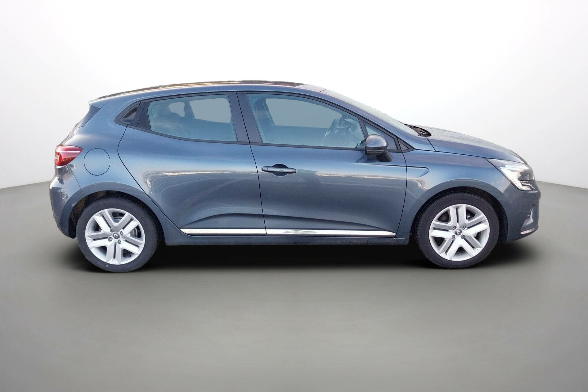 Vente en ligne Renault Clio 5 Clio E-Tech 140 - 21 au prix de 16 390 €