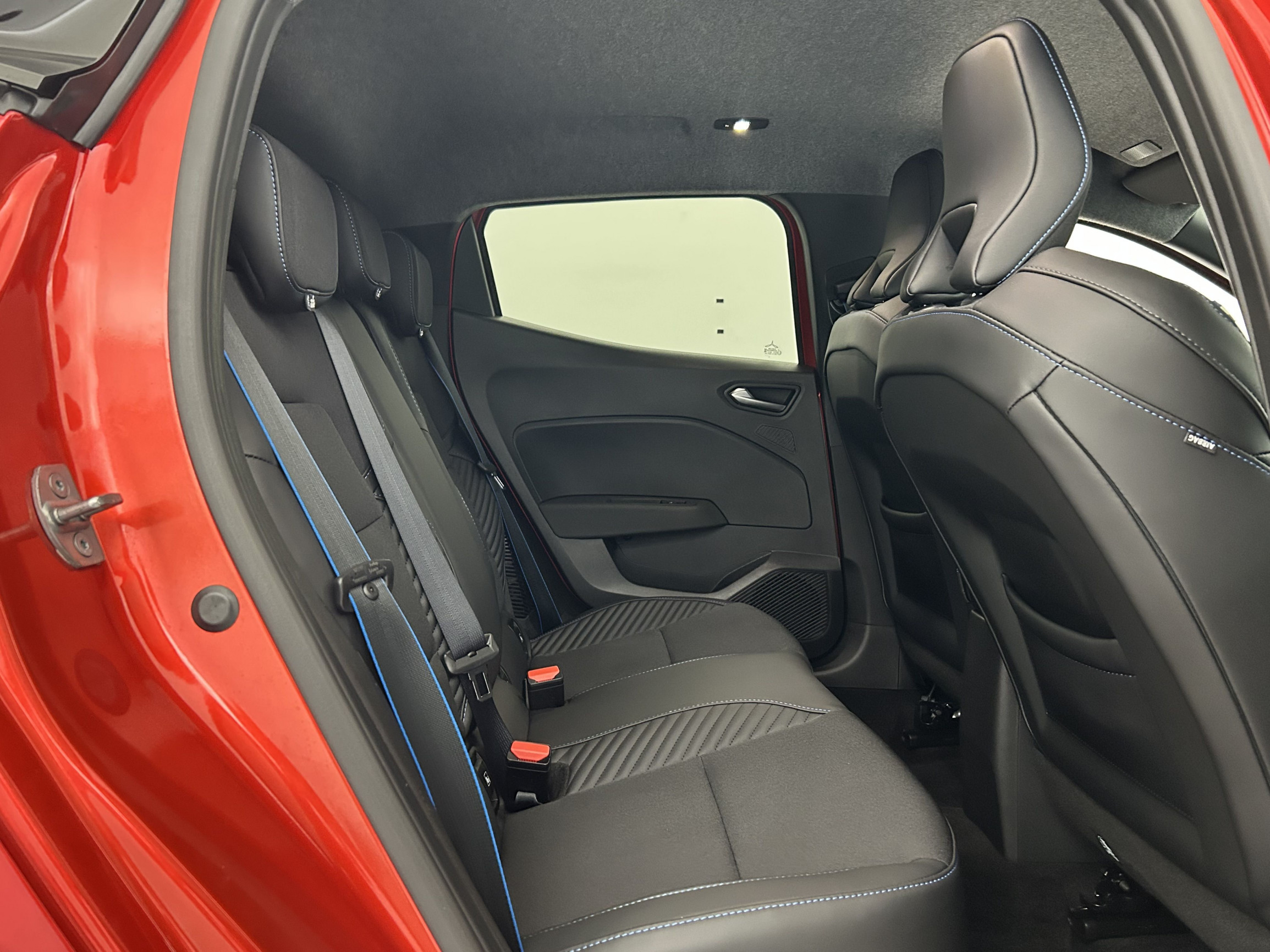 Vente en ligne Renault Clio 5 Clio E-Tech full hybrid 145 ch GSR2 au prix de 21 270 €