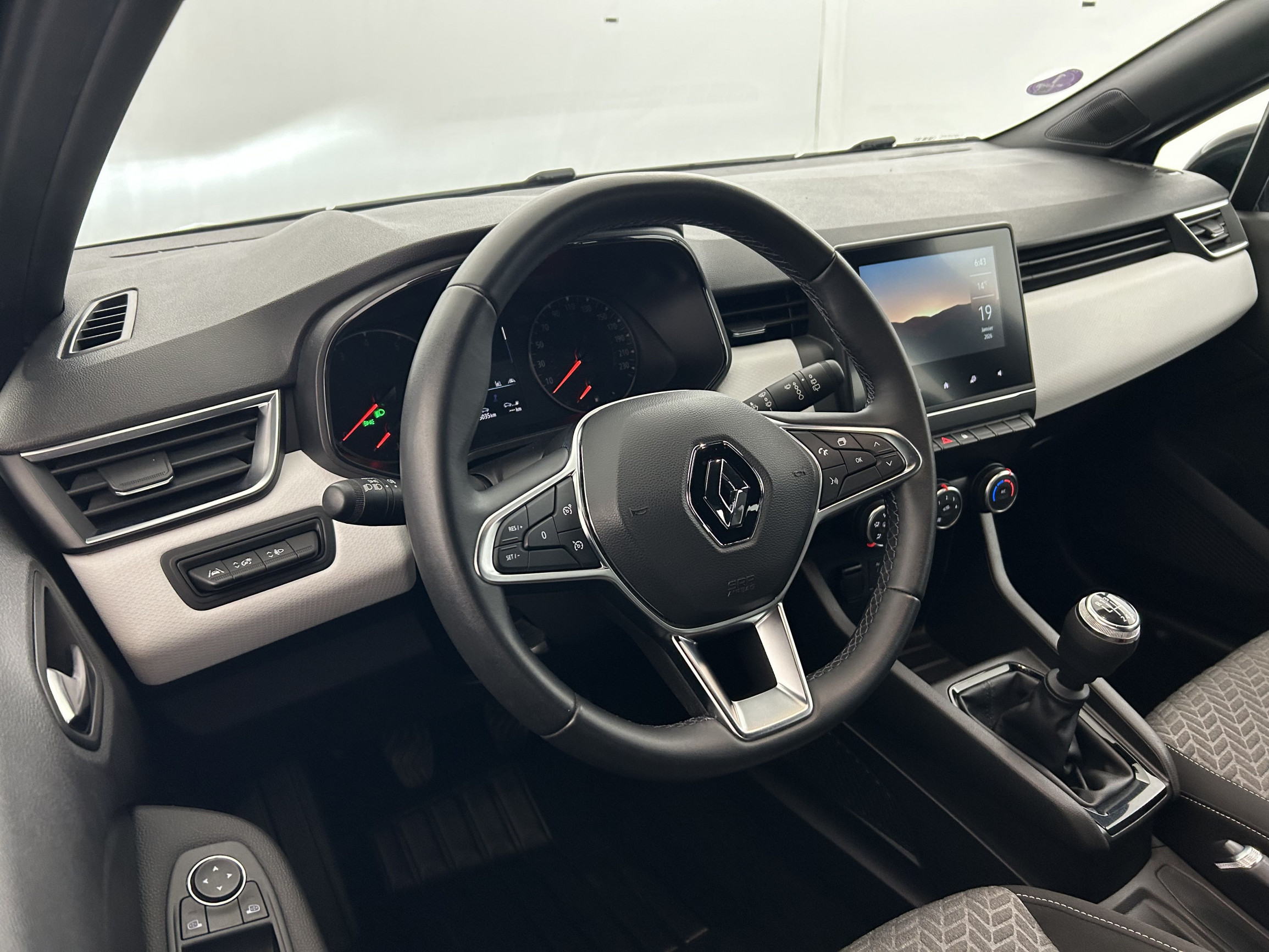 Vente en ligne Renault Clio 5 Clio TCe 90 - 21N au prix de 14 170 €