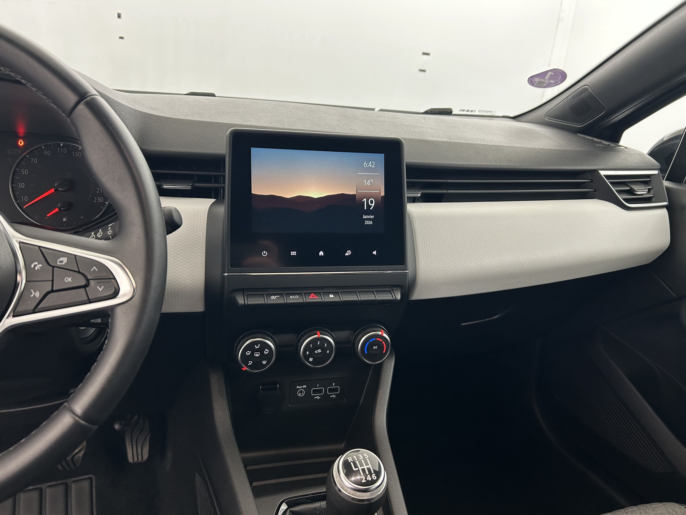 Vente en ligne Renault Clio 5 Clio TCe 90 - 21N au prix de 14 170 €