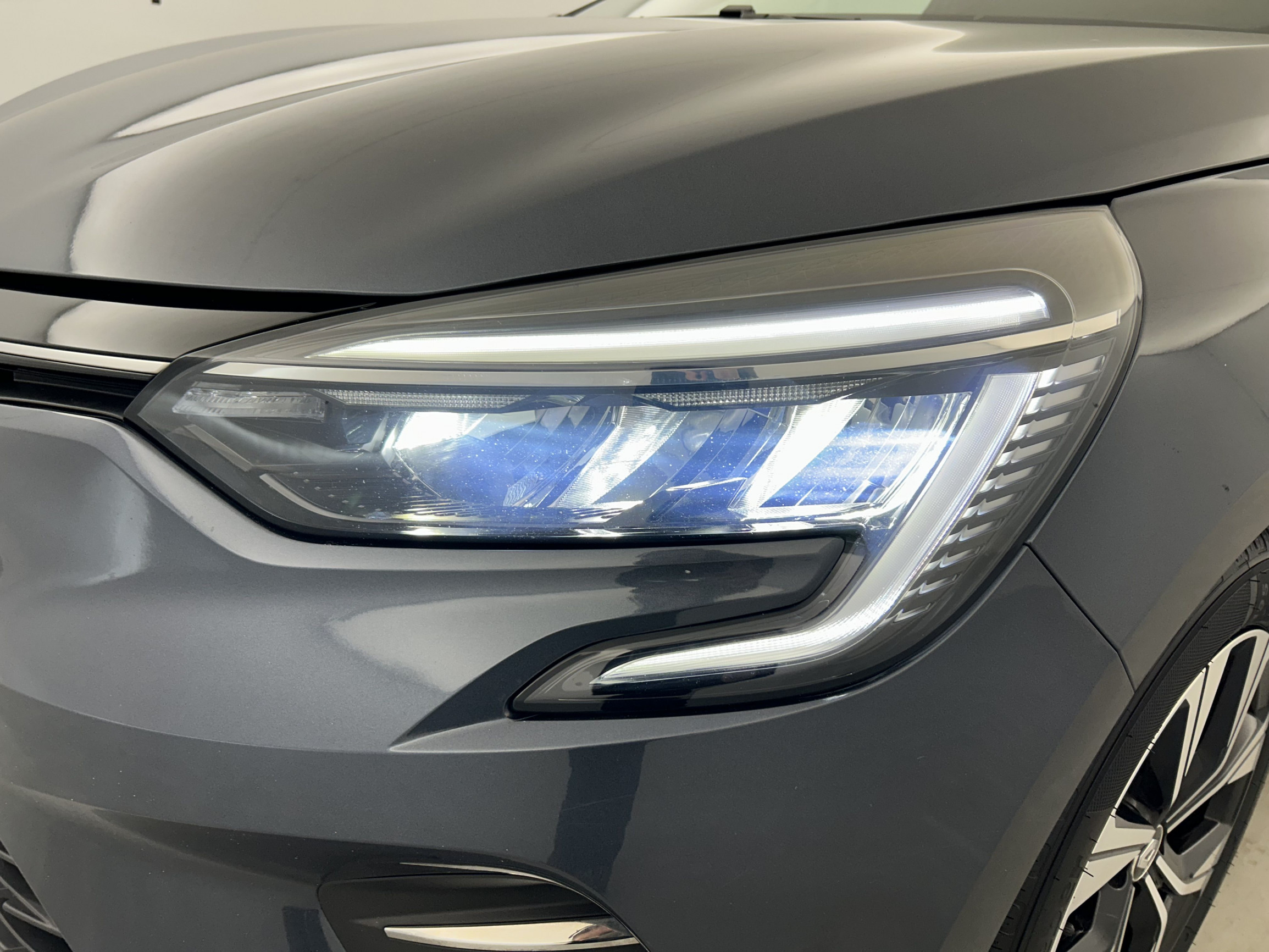 Vente en ligne Renault Clio 5 Clio TCe 90 - 21N au prix de 14 170 €