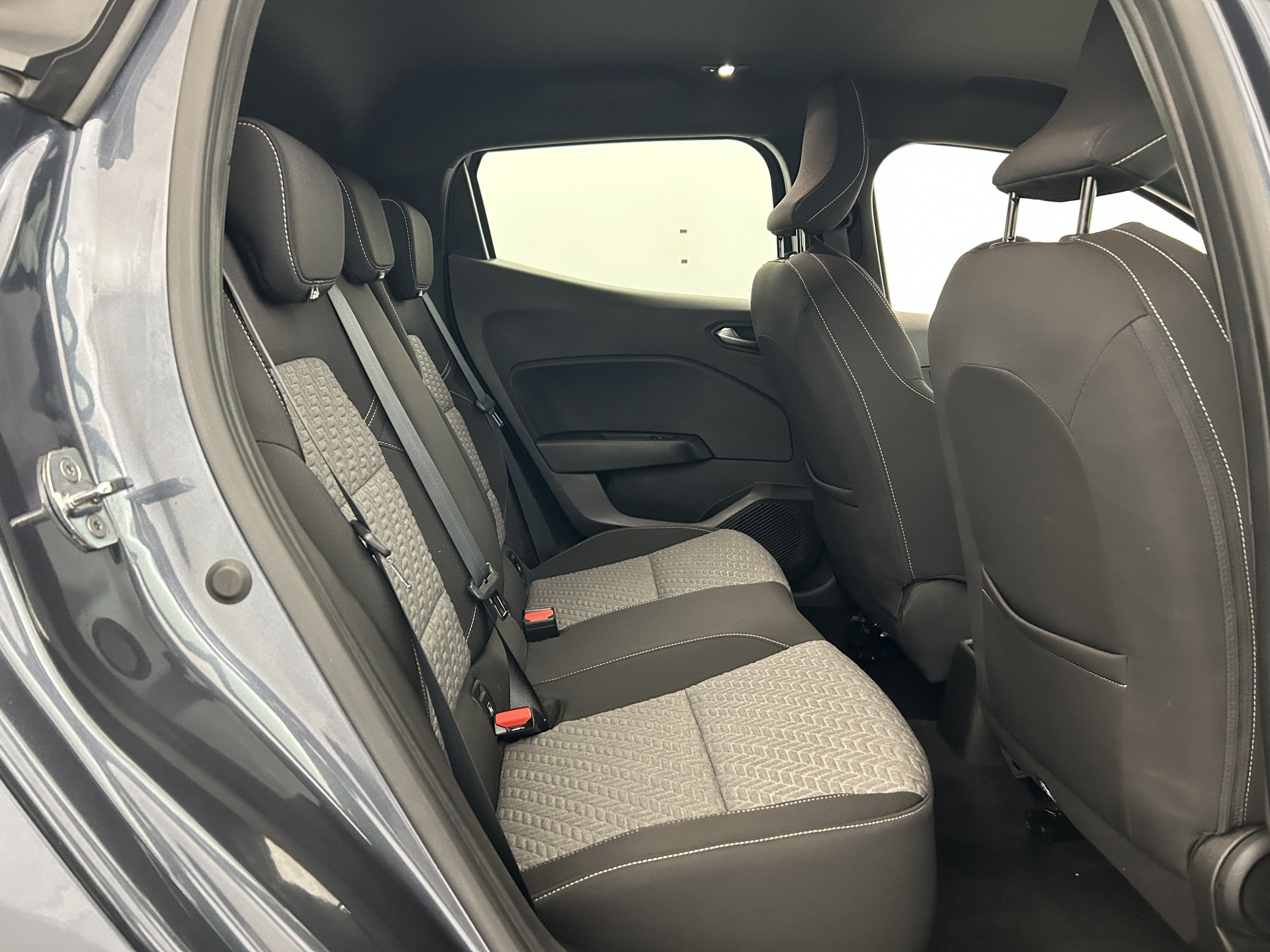 Vente en ligne Renault Clio 5 Clio TCe 90 - 21N au prix de 14 170 €