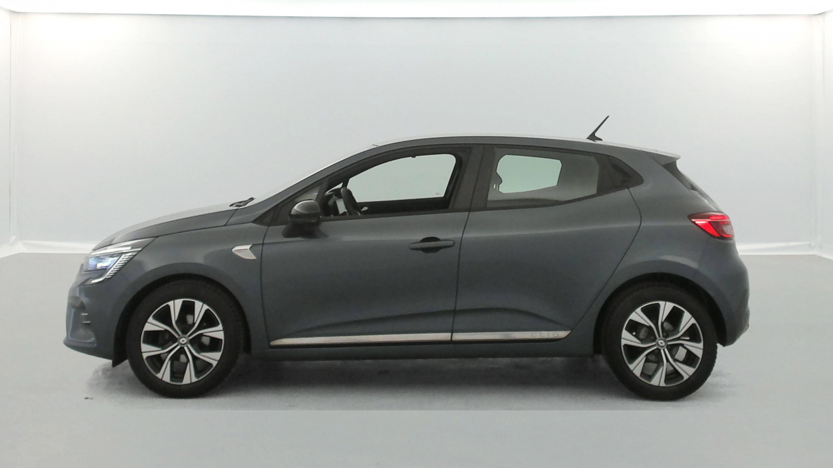 Vente en ligne Renault Clio 5 Clio TCe 90 - 21N au prix de 14 170 €