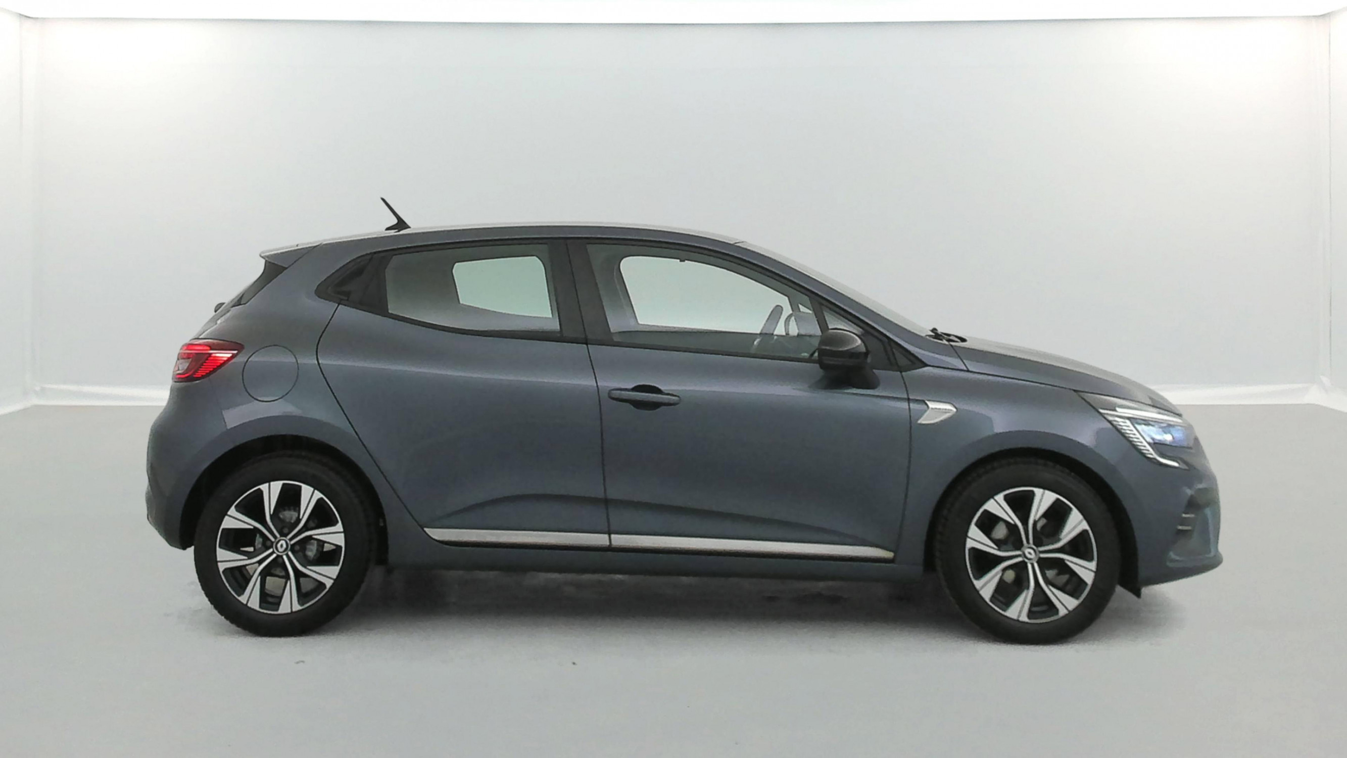 Vente en ligne Renault Clio 5 Clio TCe 90 - 21N au prix de 14 170 €