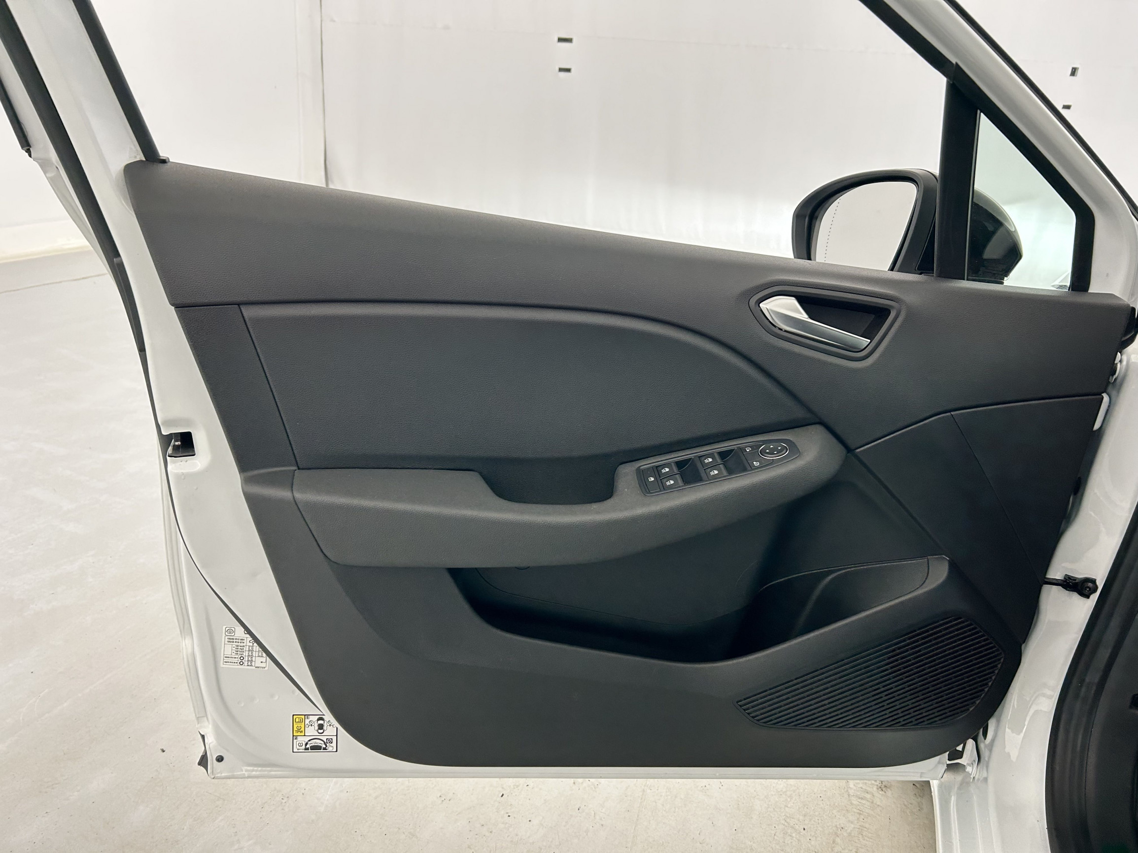 Vente en ligne Renault Clio 5 Clio TCe 90 - 21 au prix de 14 790 €