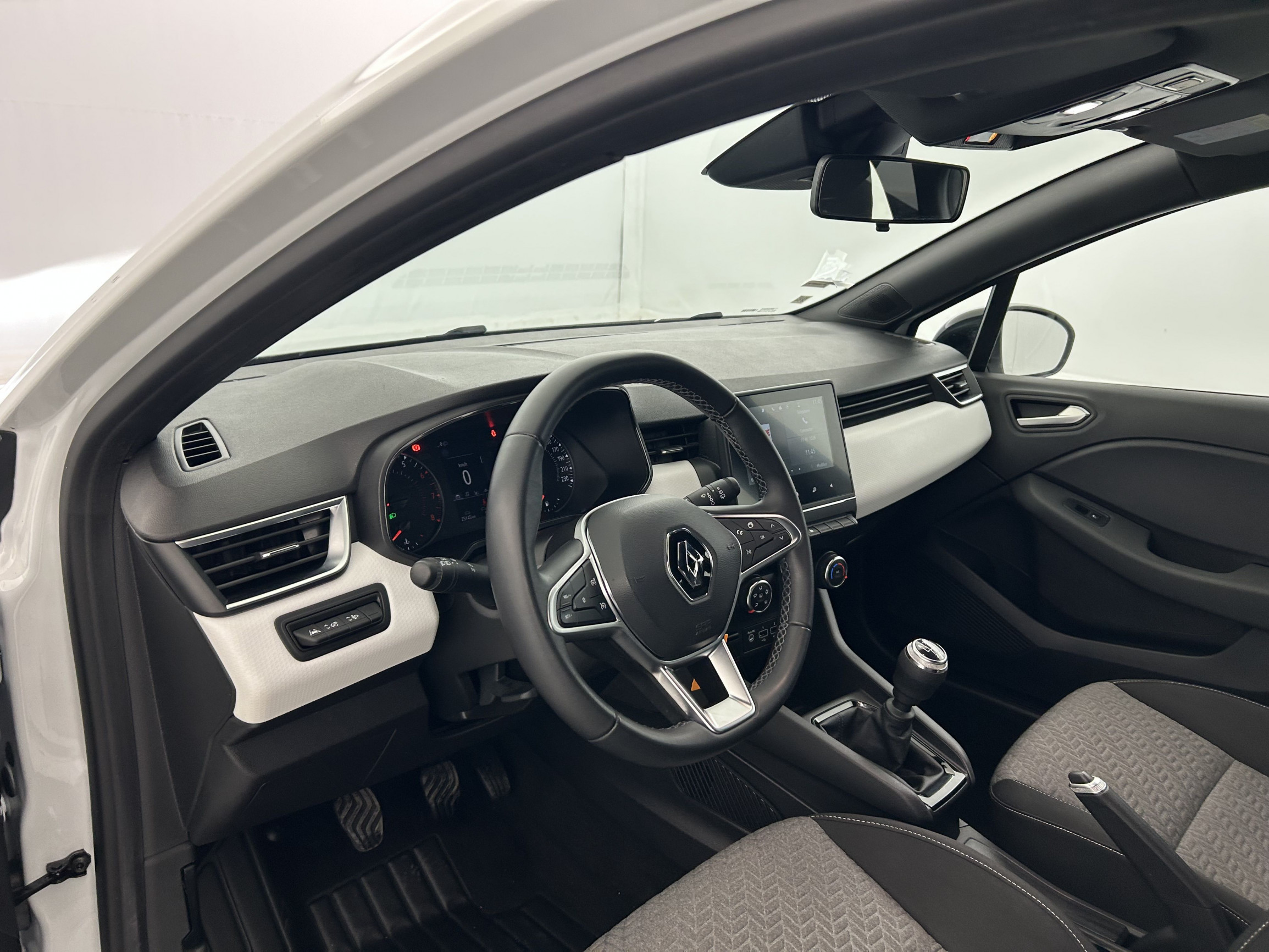 Vente en ligne Renault Clio 5 Clio TCe 90 - 21 au prix de 14 790 €