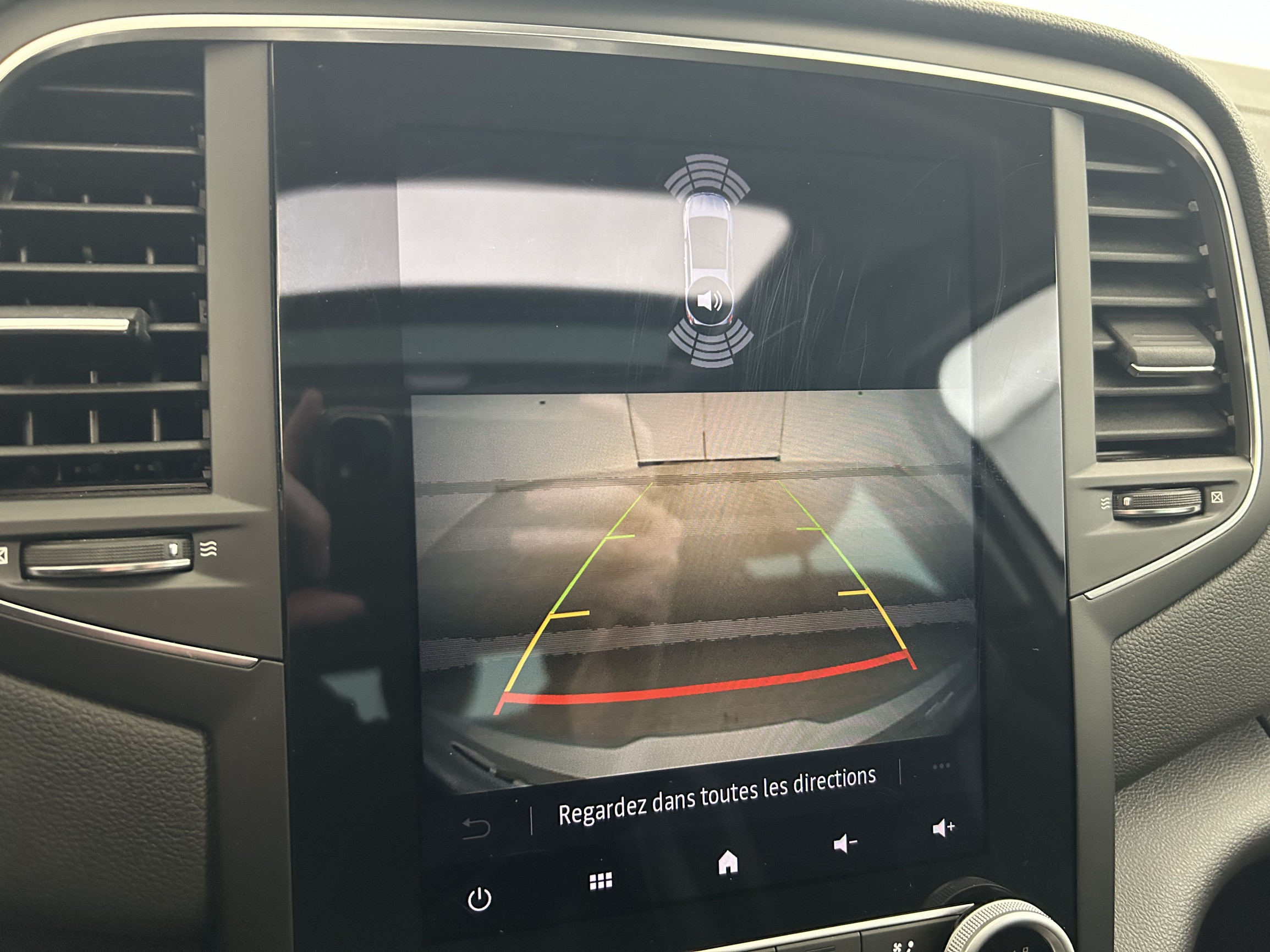 Vente en ligne Renault Megane 4  Blue dCi 115 EDC au prix de 21 690 €