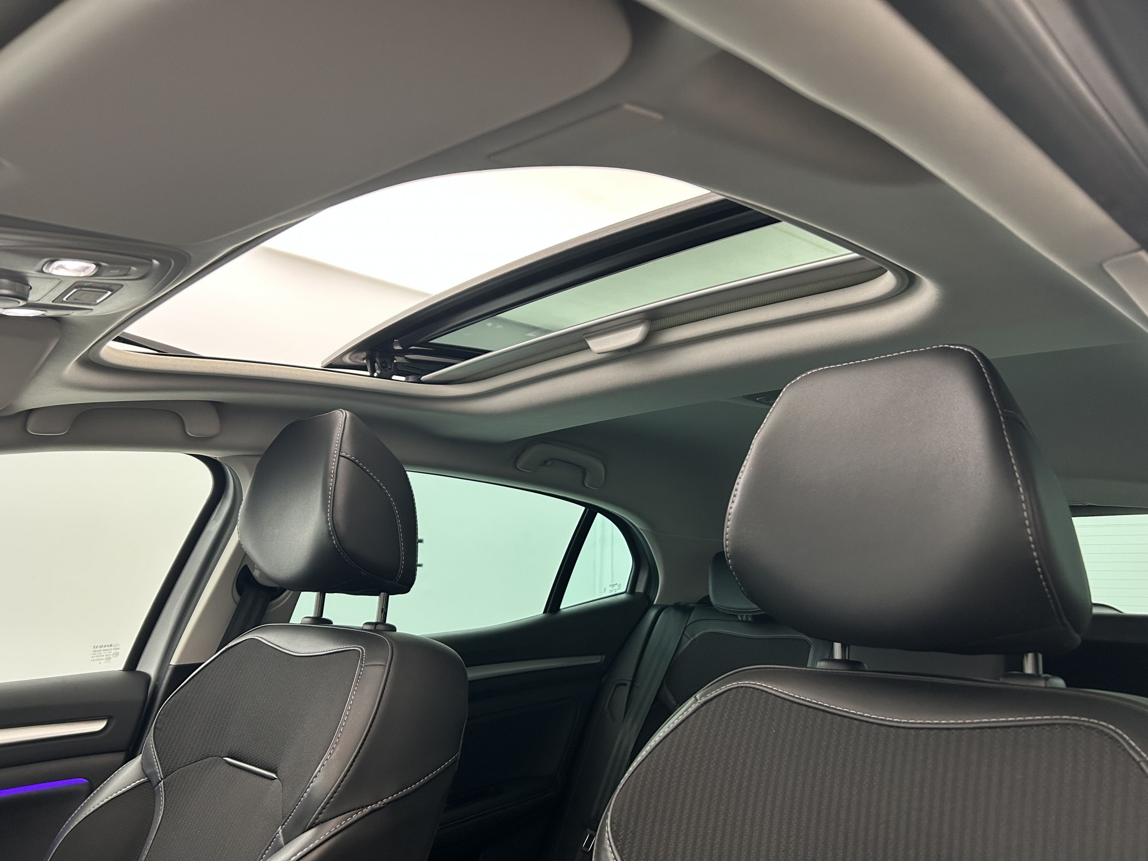 Vente en ligne Renault Megane 4  Blue dCi 115 EDC au prix de 21 690 €