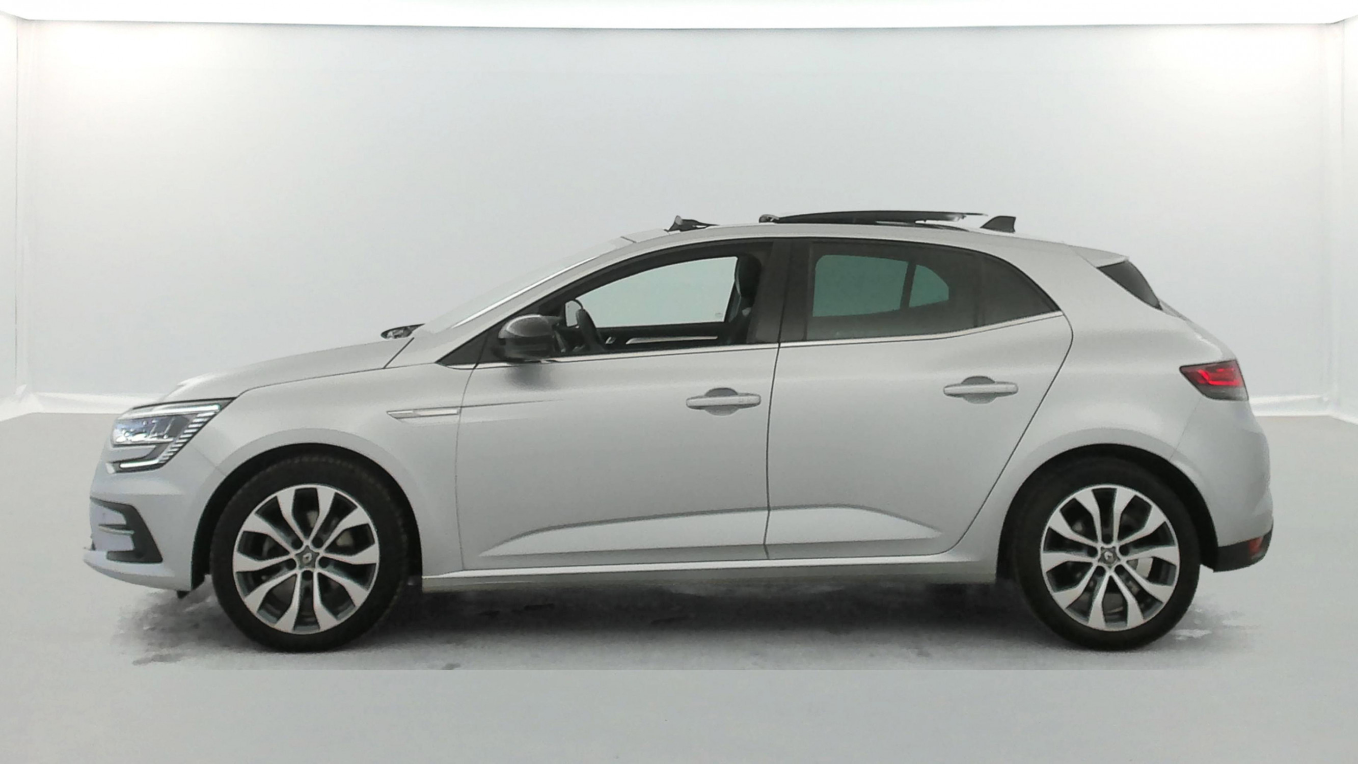 Vente en ligne Renault Megane 4  Blue dCi 115 EDC au prix de 21 690 €