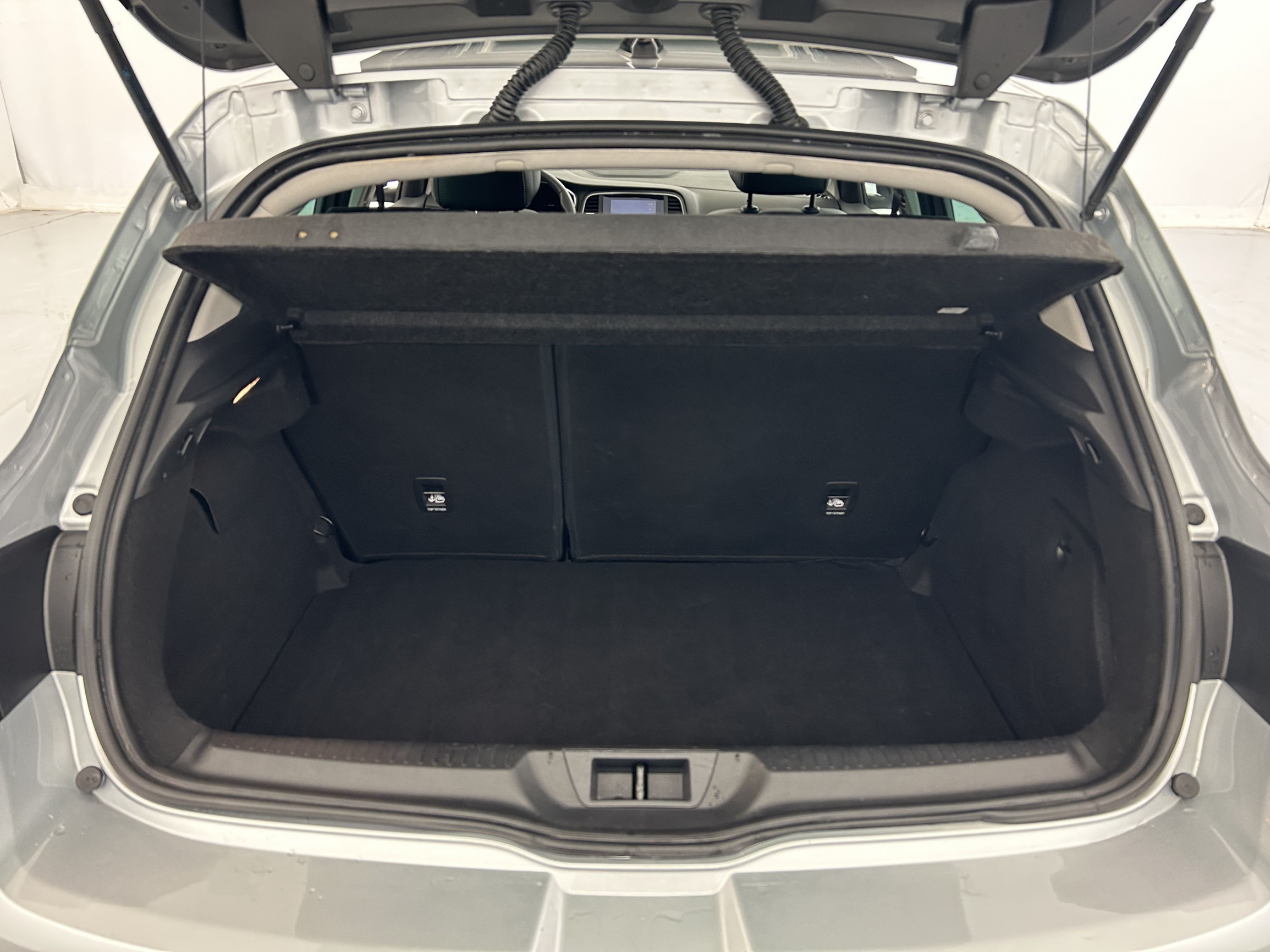 Vente en ligne Renault Megane 4  Blue dCi 115 EDC au prix de 21 690 €