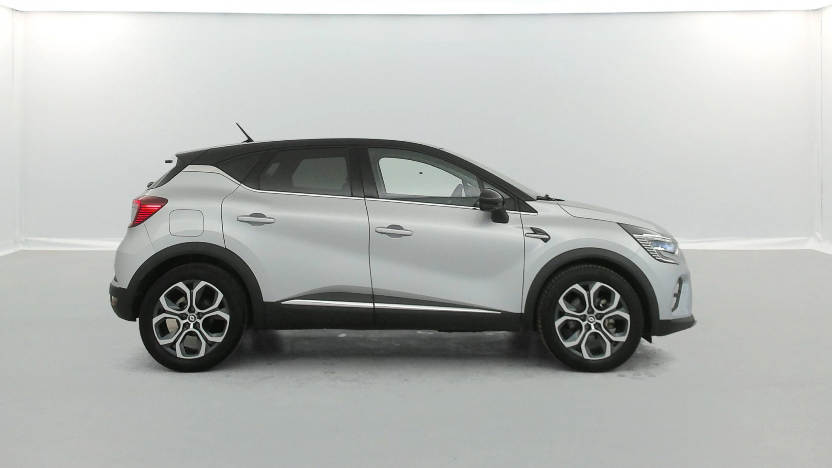 Vente en ligne Renault Captur  E-Tech 145 - 21 au prix de 19 490 €