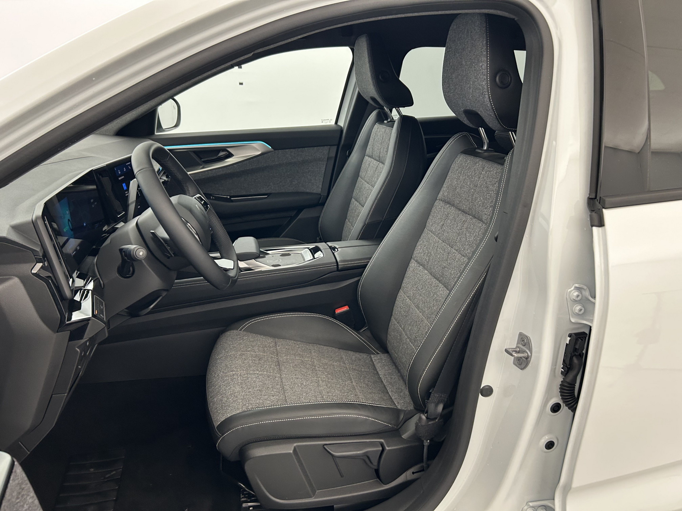 Vente en ligne Renault Espace Espace E-Tech full hybrid 200 GSR2 au prix de 33 490 €
