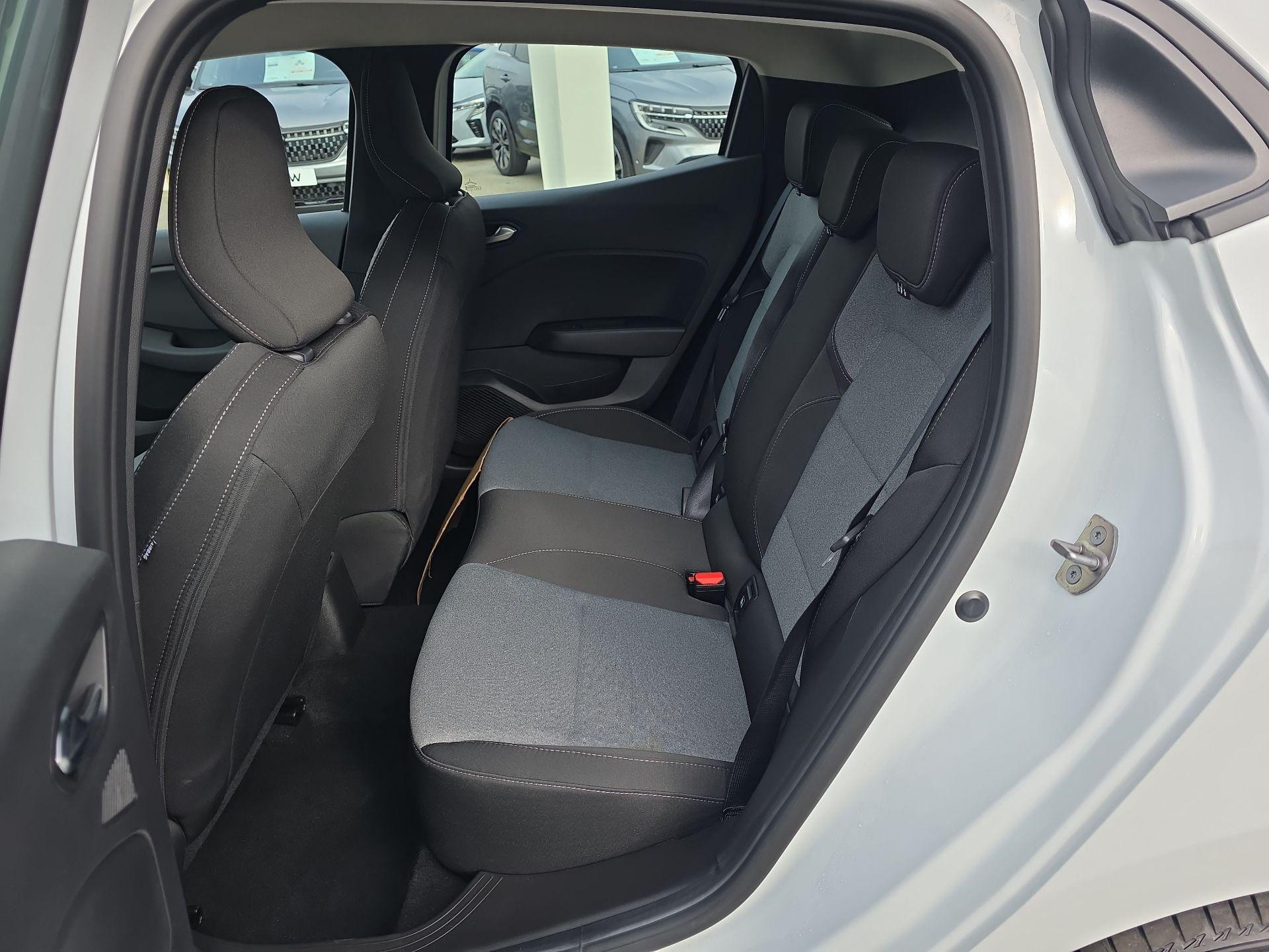 Vente en ligne Renault Clio 5 Clio Blue dCi 100 ch GSR2 au prix de 18 790 €