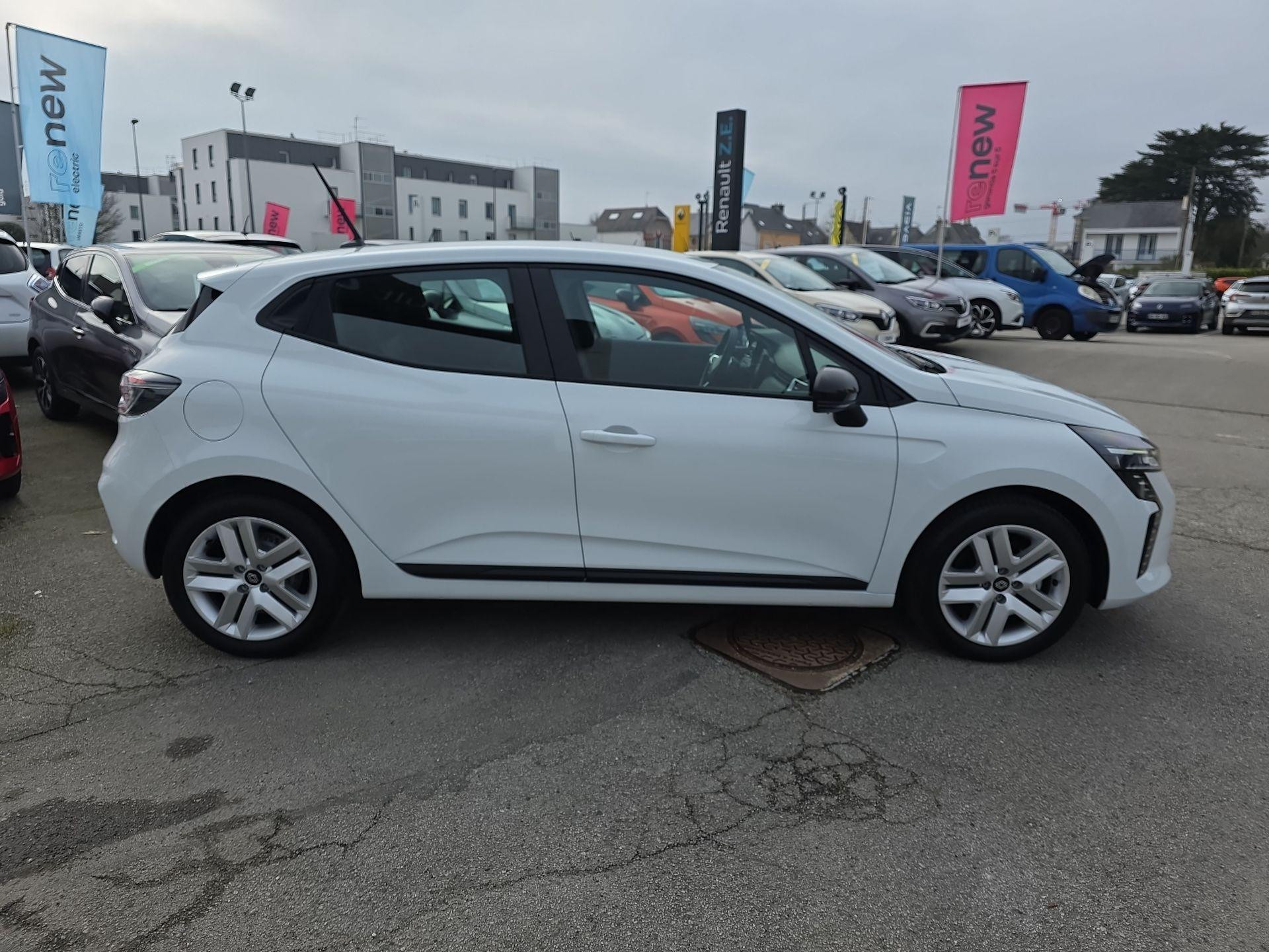 Vente en ligne Renault Clio 5 Clio Blue dCi 100 ch GSR2 au prix de 18 790 €