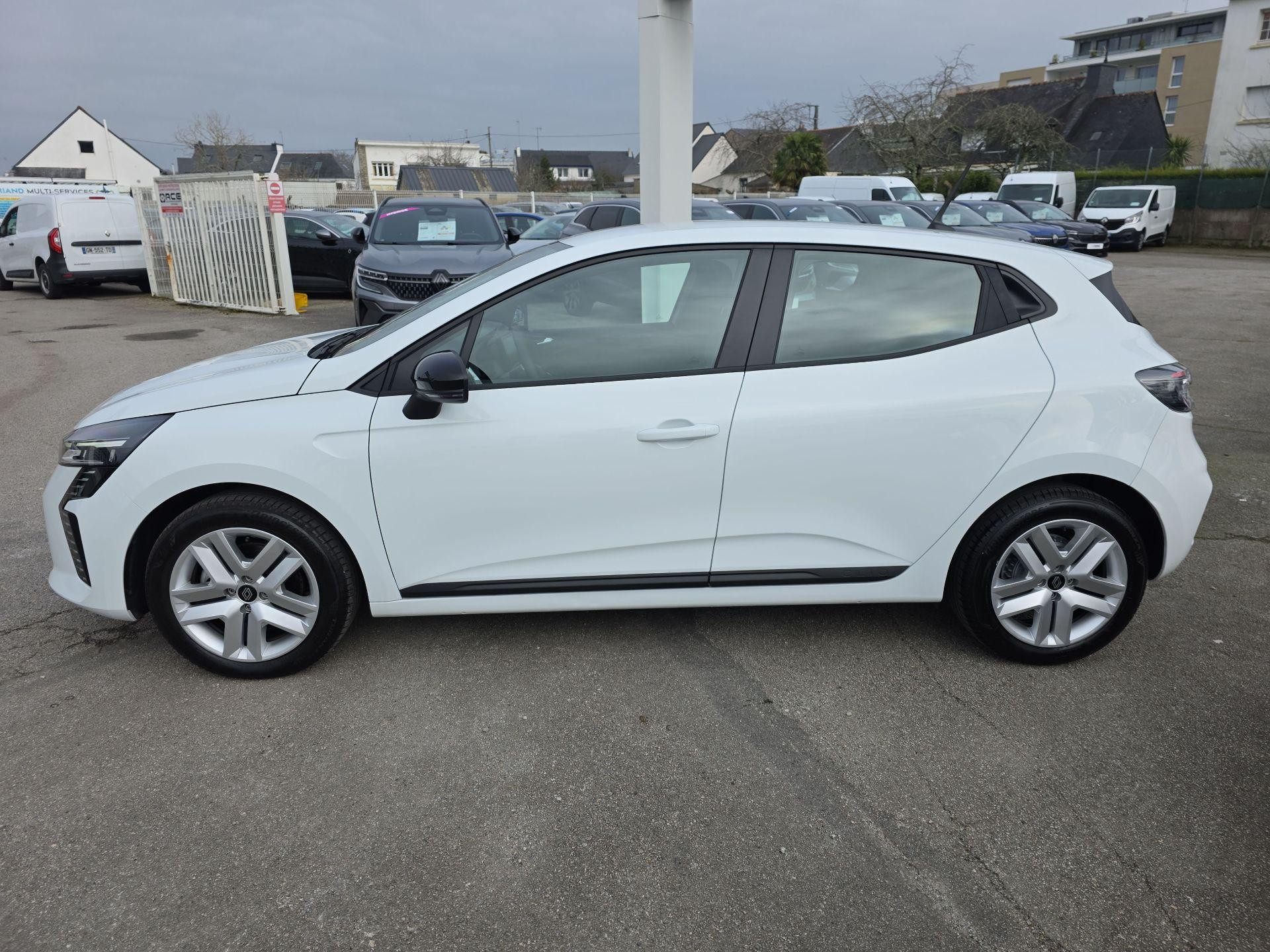 Vente en ligne Renault Clio 5 Clio Blue dCi 100 ch GSR2 au prix de 18 790 €